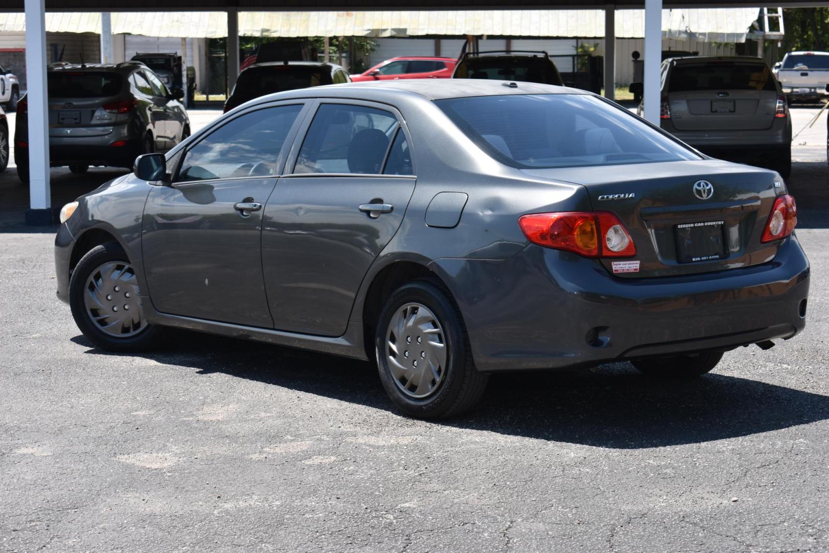 2009 GRAY TOYOTA COROLLA Base 4-Speed AT (JTDBL40E099) with an 1.8L L4 DOHC 16V engine, 4-SPEED AUTOMATIC transmission, located at 420 E. Kingsbury St., Seguin, TX, 78155, (830) 401-0495, 29.581060, -97.961647 - Photo#2