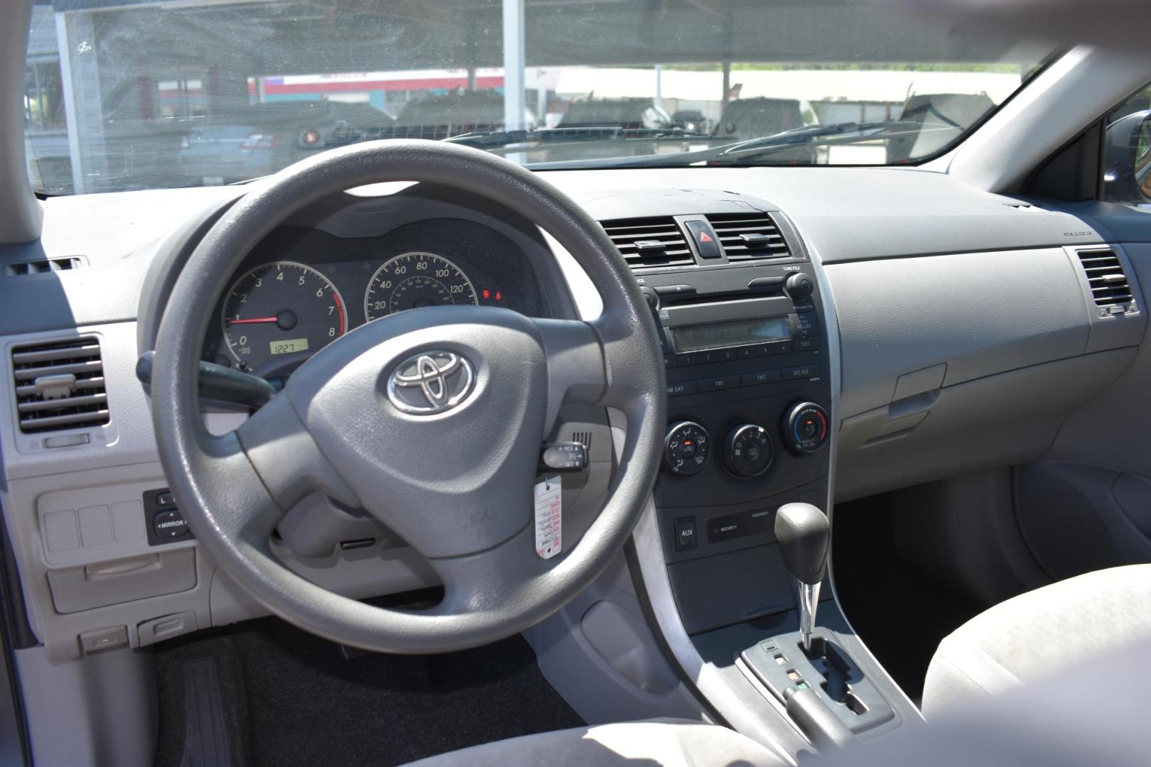 2009 GRAY TOYOTA COROLLA Base 4-Speed AT (JTDBL40E099) with an 1.8L L4 DOHC 16V engine, 4-SPEED AUTOMATIC transmission, located at 420 E. Kingsbury St., Seguin, TX, 78155, (830) 401-0495, 29.581060, -97.961647 - Photo#6