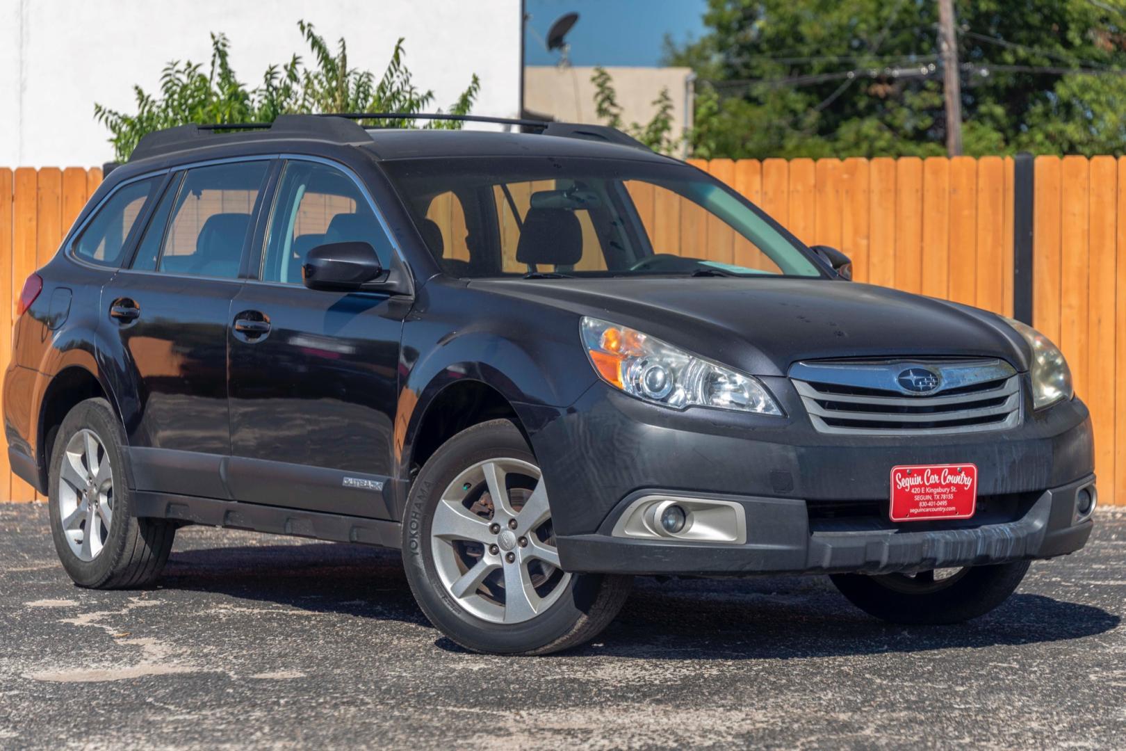 2012 GRAY SUBARU OUTBACK 2.5i (4S4BRBAC6C3) with an 2.5L H4 DOHC 16V engine, CVT OR 6-SPEED MANUAL transmission, located at 420 E. Kingsbury St., Seguin, TX, 78155, (830) 401-0495, 29.581060, -97.961647 - Photo#1