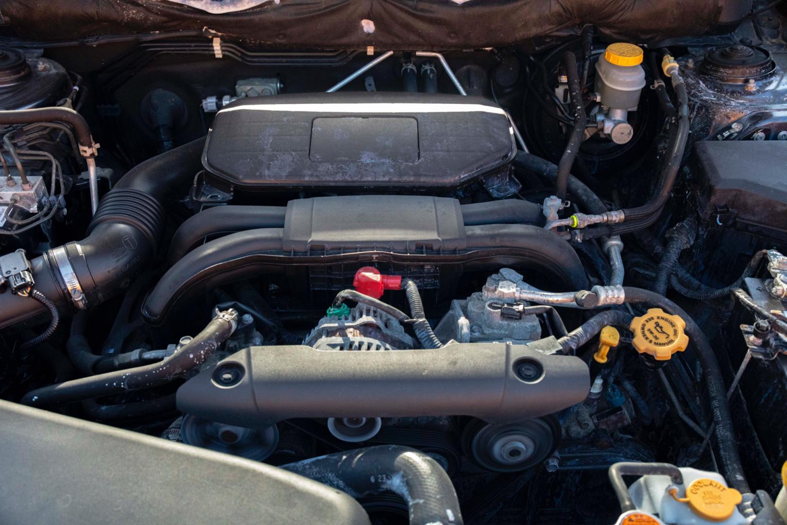 2012 GRAY SUBARU OUTBACK 2.5i (4S4BRBAC6C3) with an 2.5L H4 DOHC 16V engine, CVT OR 6-SPEED MANUAL transmission, located at 420 E. Kingsbury St., Seguin, TX, 78155, (830) 401-0495, 29.581060, -97.961647 - Photo#20