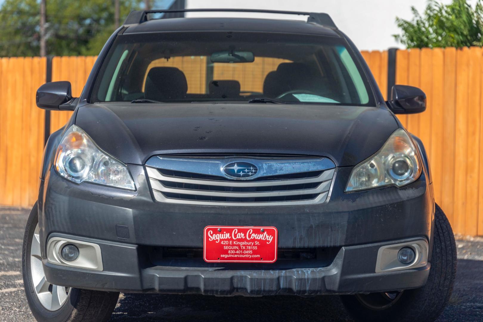 2012 GRAY SUBARU OUTBACK 2.5i (4S4BRBAC6C3) with an 2.5L H4 DOHC 16V engine, CVT OR 6-SPEED MANUAL transmission, located at 420 E. Kingsbury St., Seguin, TX, 78155, (830) 401-0495, 29.581060, -97.961647 - Photo#2