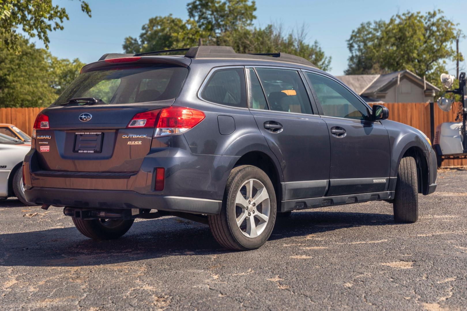 2012 GRAY SUBARU OUTBACK 2.5i (4S4BRBAC6C3) with an 2.5L H4 DOHC 16V engine, CVT OR 6-SPEED MANUAL transmission, located at 420 E. Kingsbury St., Seguin, TX, 78155, (830) 401-0495, 29.581060, -97.961647 - Photo#5