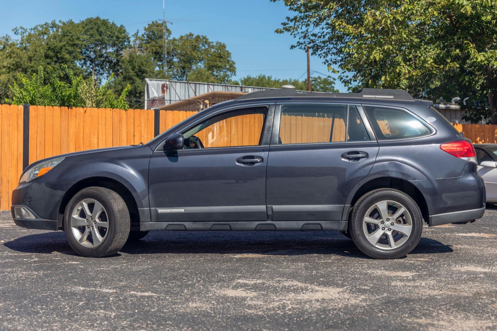 2012 GRAY SUBARU OUTBACK 2.5i (4S4BRBAC6C3) with an 2.5L H4 DOHC 16V engine, CVT OR 6-SPEED MANUAL transmission, located at 420 E. Kingsbury St., Seguin, TX, 78155, (830) 401-0495, 29.581060, -97.961647 - Photo#7