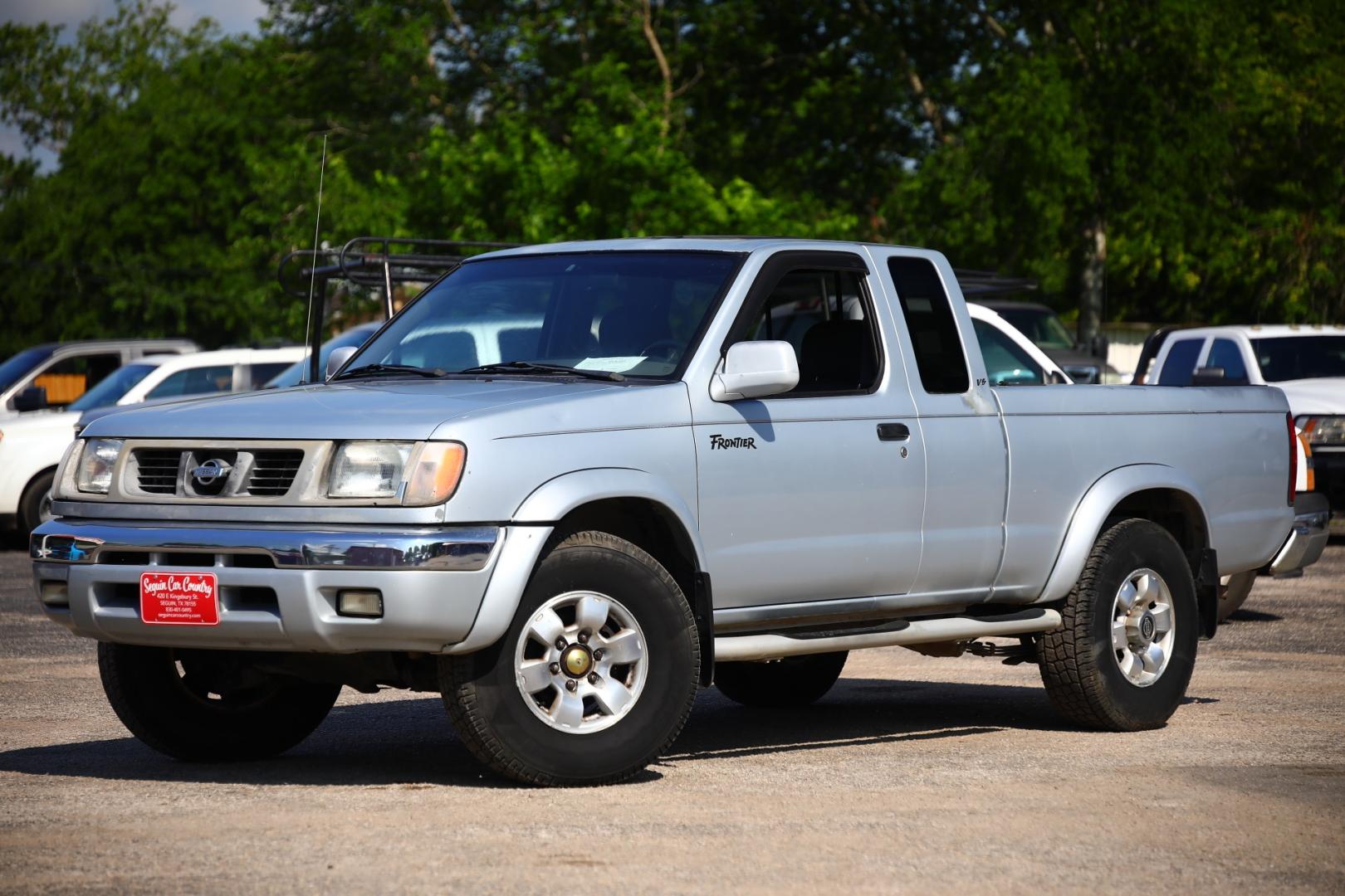 2000 GRAY NISSAN FRONTIER XE Desert Runner 2WD (1N6ED26T1YC) with an 3.4L V6 OHV 12V engine, 4-SPEED AUTOMATIC OR 5-SPEED MANUAL transmission, located at 420 E. Kingsbury St., Seguin, TX, 78155, (830) 401-0495, 29.581060, -97.961647 - Photo#13