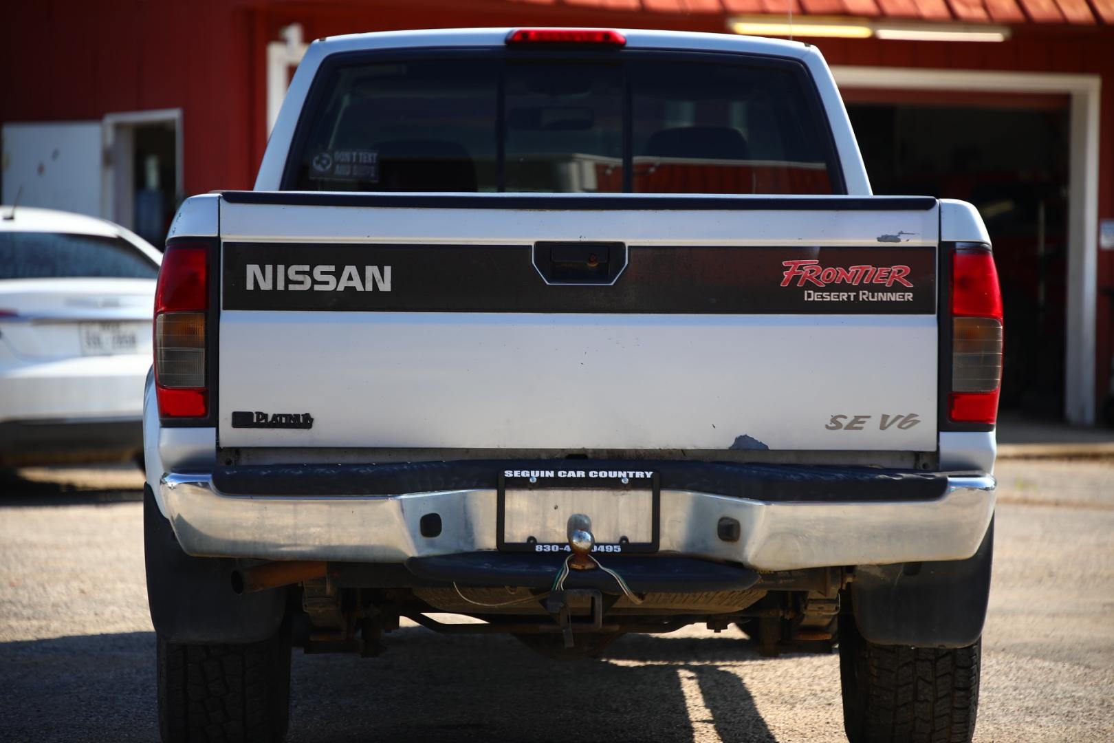 2000 GRAY NISSAN FRONTIER XE Desert Runner 2WD (1N6ED26T1YC) with an 3.4L V6 OHV 12V engine, 4-SPEED AUTOMATIC OR 5-SPEED MANUAL transmission, located at 420 E. Kingsbury St., Seguin, TX, 78155, (830) 401-0495, 29.581060, -97.961647 - Photo#6