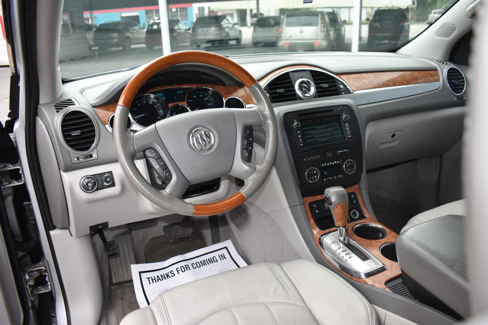 2012 SILVER BUICK ENCLAVE Leather FWD (5GAKRCED0CJ) with an 3.6L V6 DOHC 24V engine, 6-SPEED AUTOMATIC OVERDRIVE transmission, located at 420 E. Kingsbury St., Seguin, TX, 78155, (830) 401-0495, 29.581060, -97.961647 - Photo#5