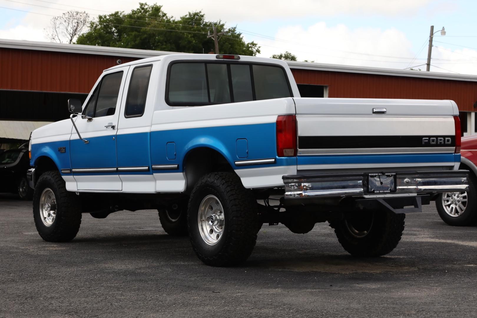 1995 WHITE FORD F-150 XL SuperCab Short Bed 4WD (1FTEX14N9SK) with an 5.0L V8 OHV 16V engine, 4-SPEED AUTOMATIC OR 5-SPEED MANUAL transmission, located at 420 E. Kingsbury St., Seguin, TX, 78155, (830) 401-0495, 29.581060, -97.961647 - Photo#4