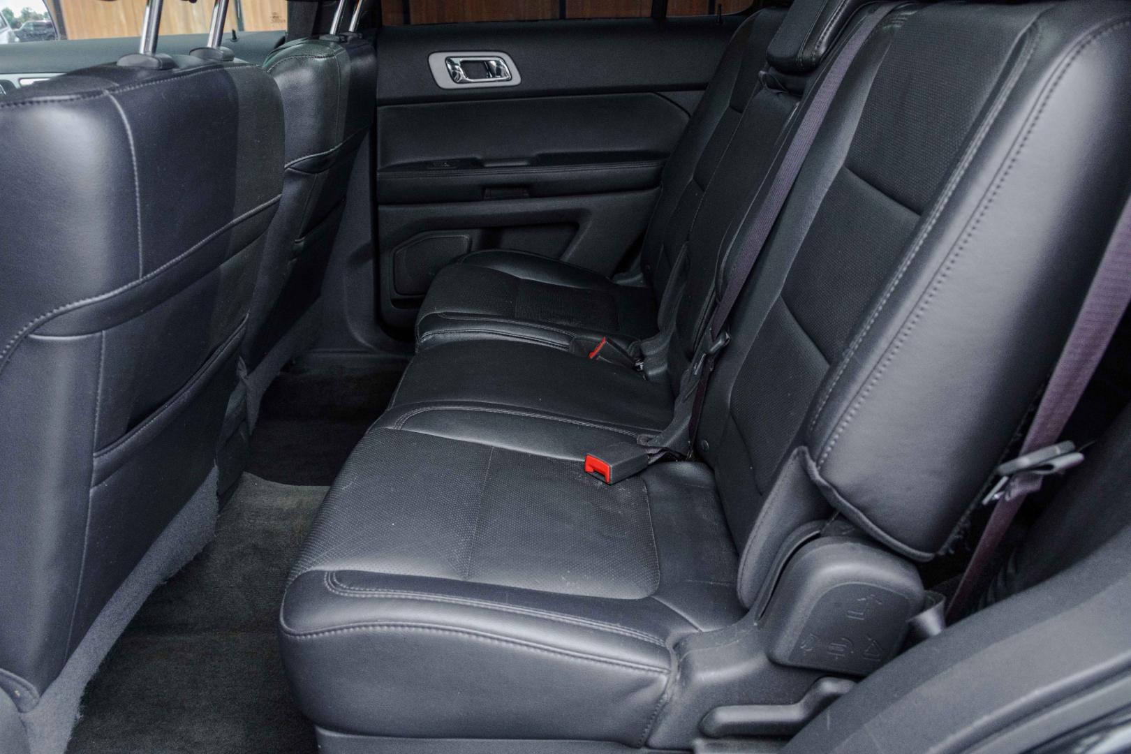 2011 BLACK FORD EXPLORER Limited 4WD (1FMHK8F88BG) with an 3.5L V6 DOHC 24V engine, 6-SPEED AUTOMATIC transmission, located at 420 E. Kingsbury St., Seguin, TX, 78155, (830) 401-0495, 29.581060, -97.961647 - Photo#8