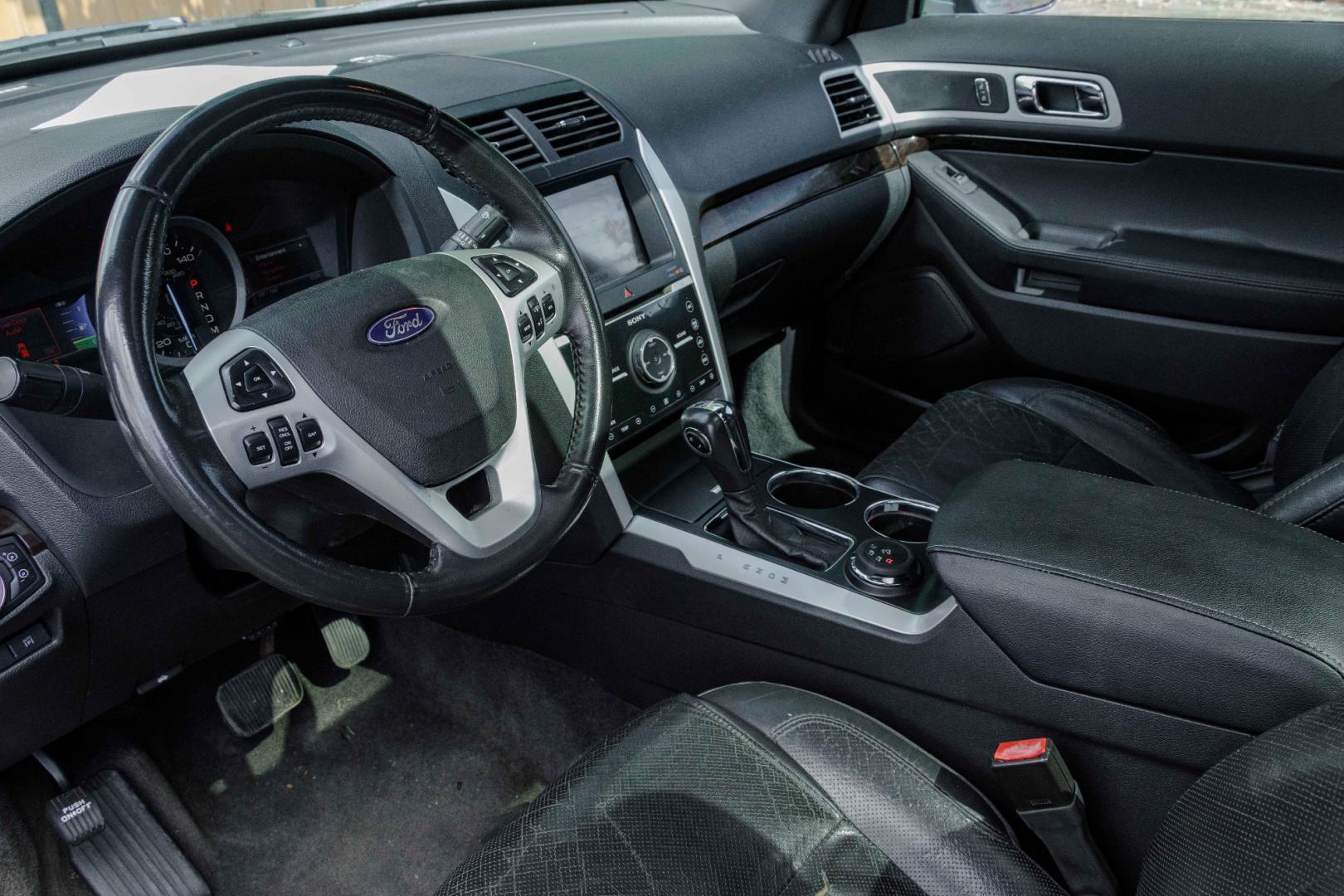 2011 BLACK FORD EXPLORER Limited 4WD (1FMHK8F88BG) with an 3.5L V6 DOHC 24V engine, 6-SPEED AUTOMATIC transmission, located at 420 E. Kingsbury St., Seguin, TX, 78155, (830) 401-0495, 29.581060, -97.961647 - Photo#7