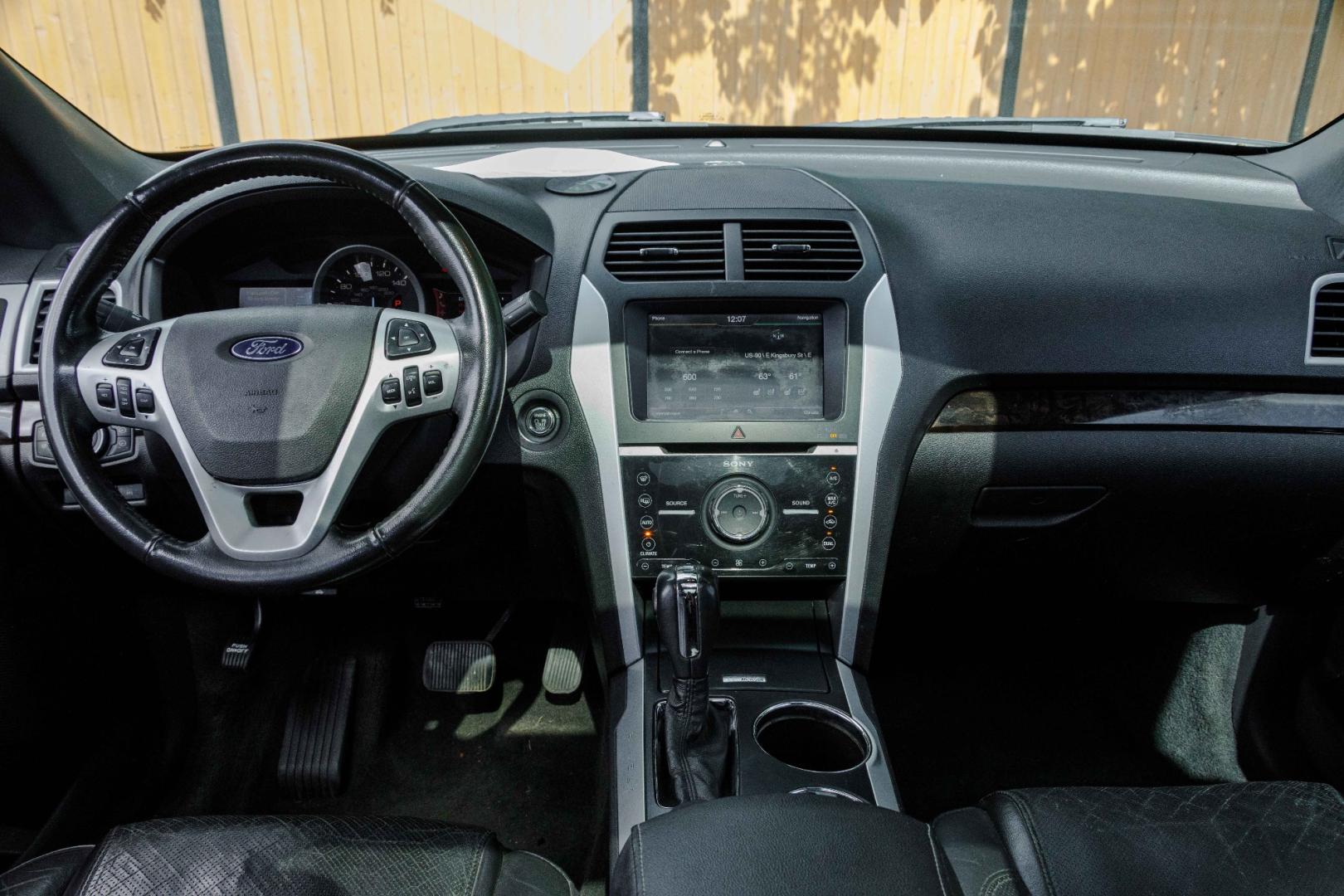 2011 BLACK FORD EXPLORER Limited 4WD (1FMHK8F88BG) with an 3.5L V6 DOHC 24V engine, 6-SPEED AUTOMATIC transmission, located at 420 E. Kingsbury St., Seguin, TX, 78155, (830) 401-0495, 29.581060, -97.961647 - Photo#10