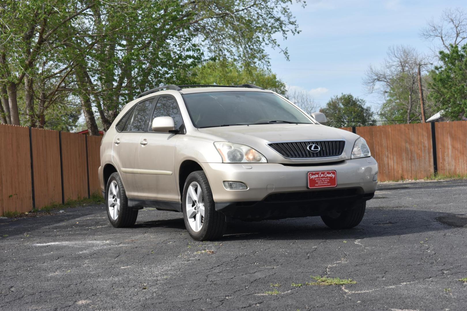 2007 TAN LEXUS RX 350 FWD (2T2GK31UX7C) with an 3.5L V6 DOHC 24V engine, 5-SPEED AUTOMATIC transmission, located at 420 E. Kingsbury St., Seguin, TX, 78155, (830) 401-0495, 29.581060, -97.961647 - Photo#3