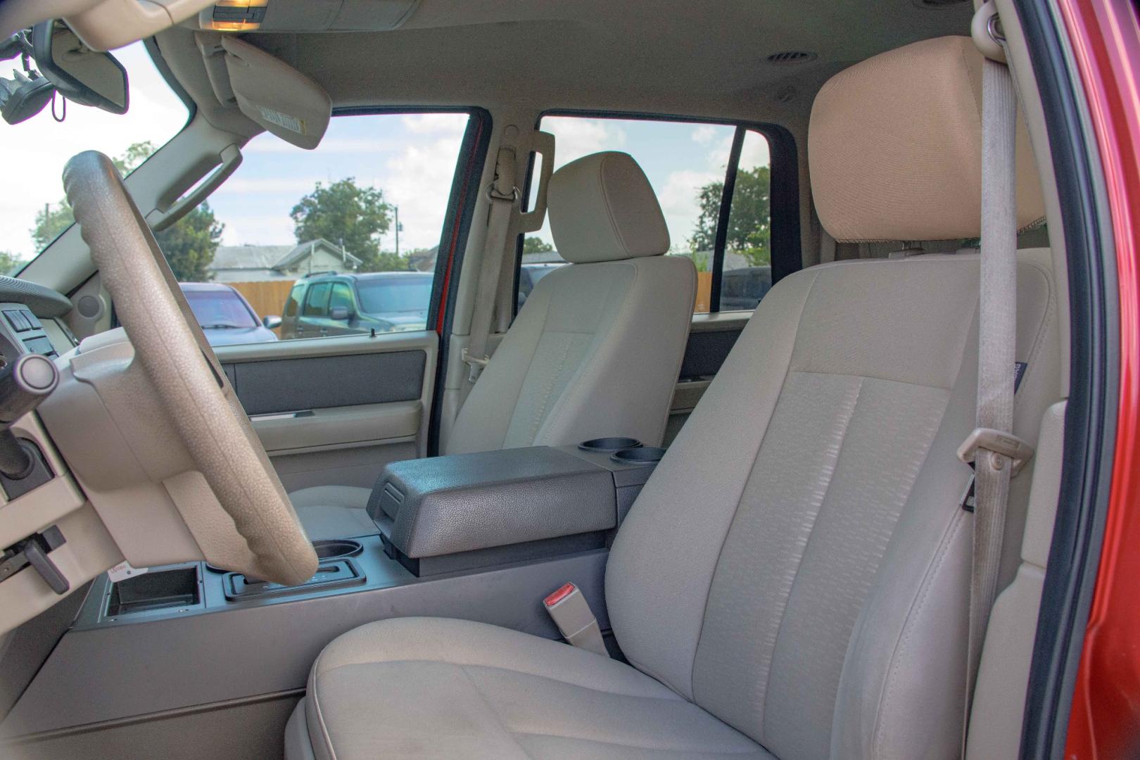 2007 RED FORD EXPEDITION EL XLT 2WD (1FMFK15507L) with an 5.4L V8 SOHC 16V engine, 6-SPEED AUTOMATIC transmission, located at 420 E. Kingsbury St., Seguin, TX, 78155, (830) 401-0495, 29.581060, -97.961647 - Photo#15