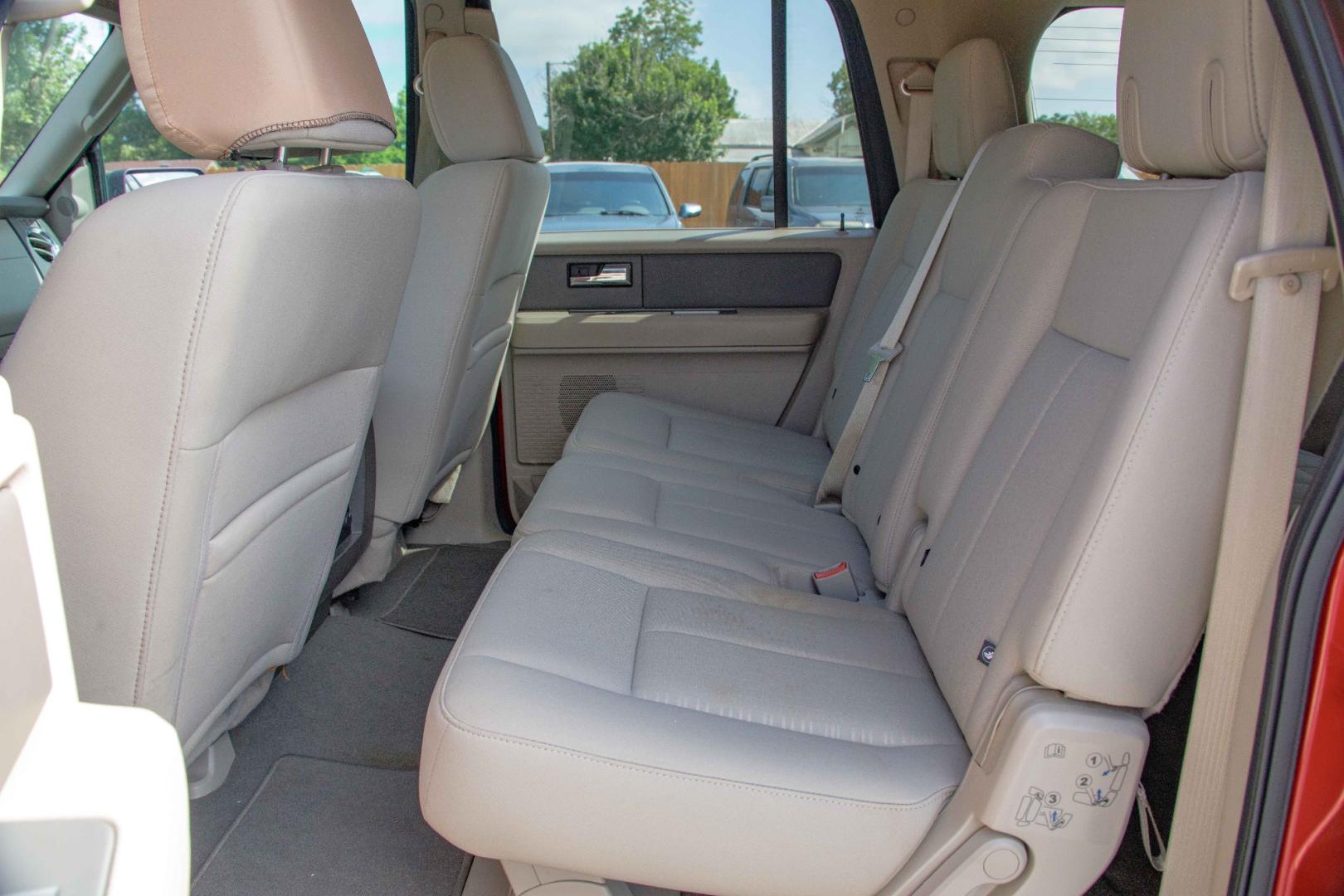2007 RED FORD EXPEDITION EL XLT 2WD (1FMFK15507L) with an 5.4L V8 SOHC 16V engine, 6-SPEED AUTOMATIC transmission, located at 420 E. Kingsbury St., Seguin, TX, 78155, (830) 401-0495, 29.581060, -97.961647 - Photo#9