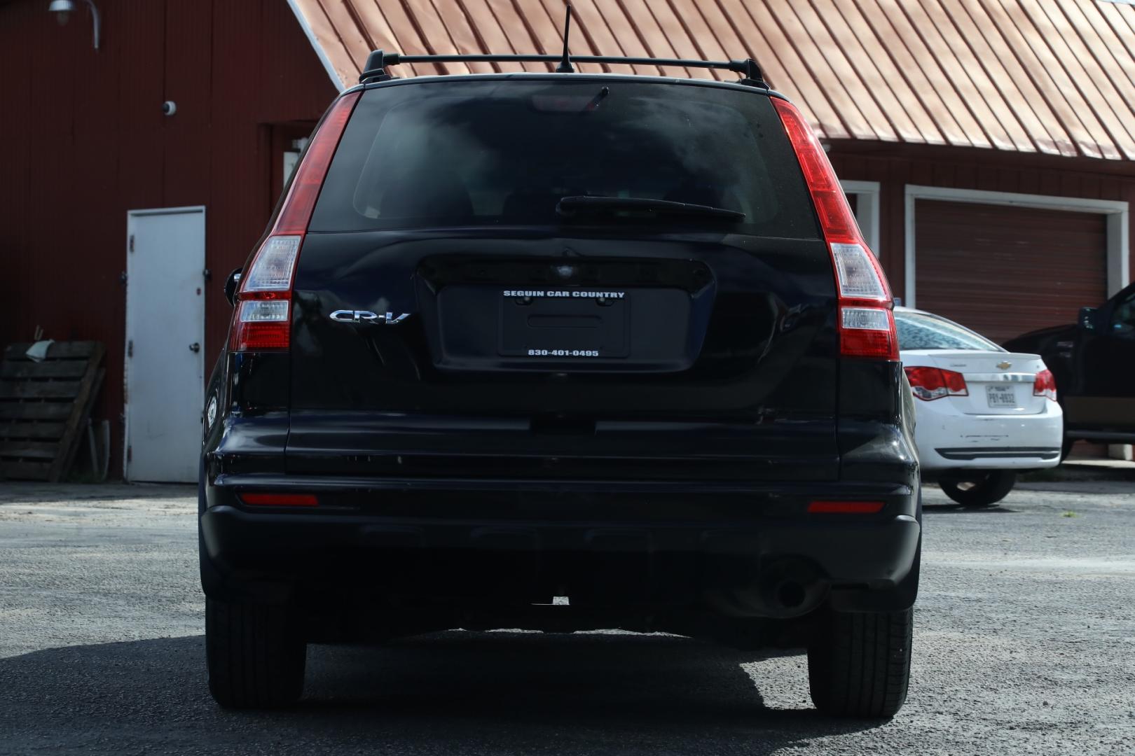 2011 BLACK HONDA CR-V LX 2WD 5-Speed AT (3CZRE3H34BG) with an 2.4L L4 DOHC 16V engine, 5-SPEED AUTOMATIC transmission, located at 420 E. Kingsbury St., Seguin, TX, 78155, (830) 401-0495, 29.581060, -97.961647 - Photo#5