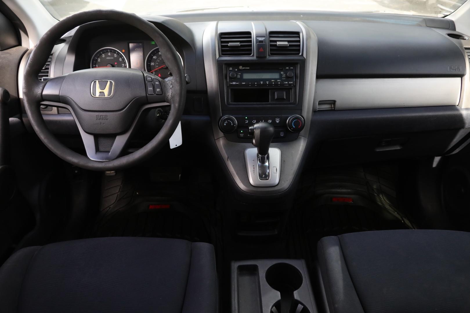 2011 BLACK HONDA CR-V LX 2WD 5-Speed AT (3CZRE3H34BG) with an 2.4L L4 DOHC 16V engine, 5-SPEED AUTOMATIC transmission, located at 420 E. Kingsbury St., Seguin, TX, 78155, (830) 401-0495, 29.581060, -97.961647 - Photo#11