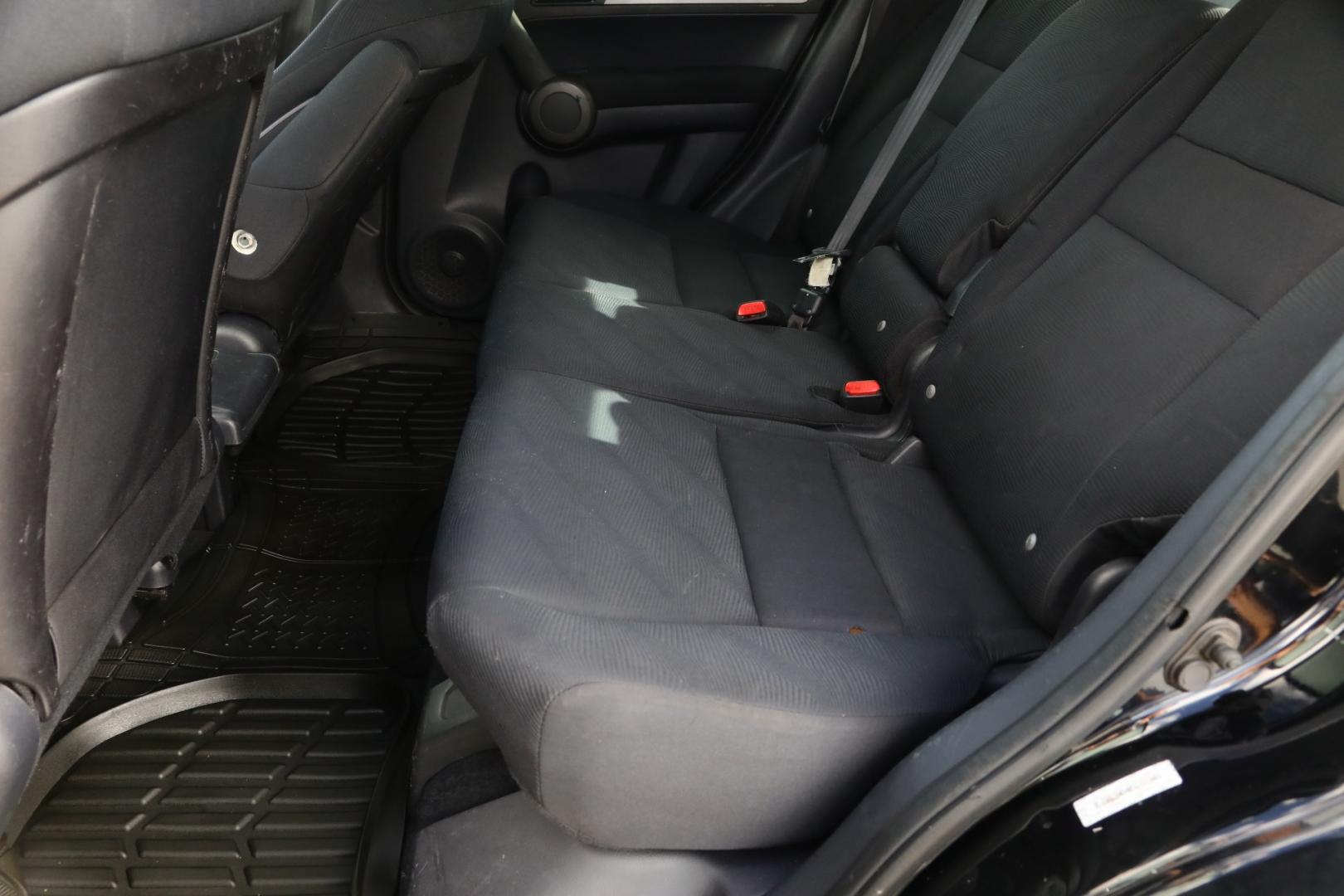 2011 BLACK HONDA CR-V LX 2WD 5-Speed AT (3CZRE3H34BG) with an 2.4L L4 DOHC 16V engine, 5-SPEED AUTOMATIC transmission, located at 420 E. Kingsbury St., Seguin, TX, 78155, (830) 401-0495, 29.581060, -97.961647 - Photo#10