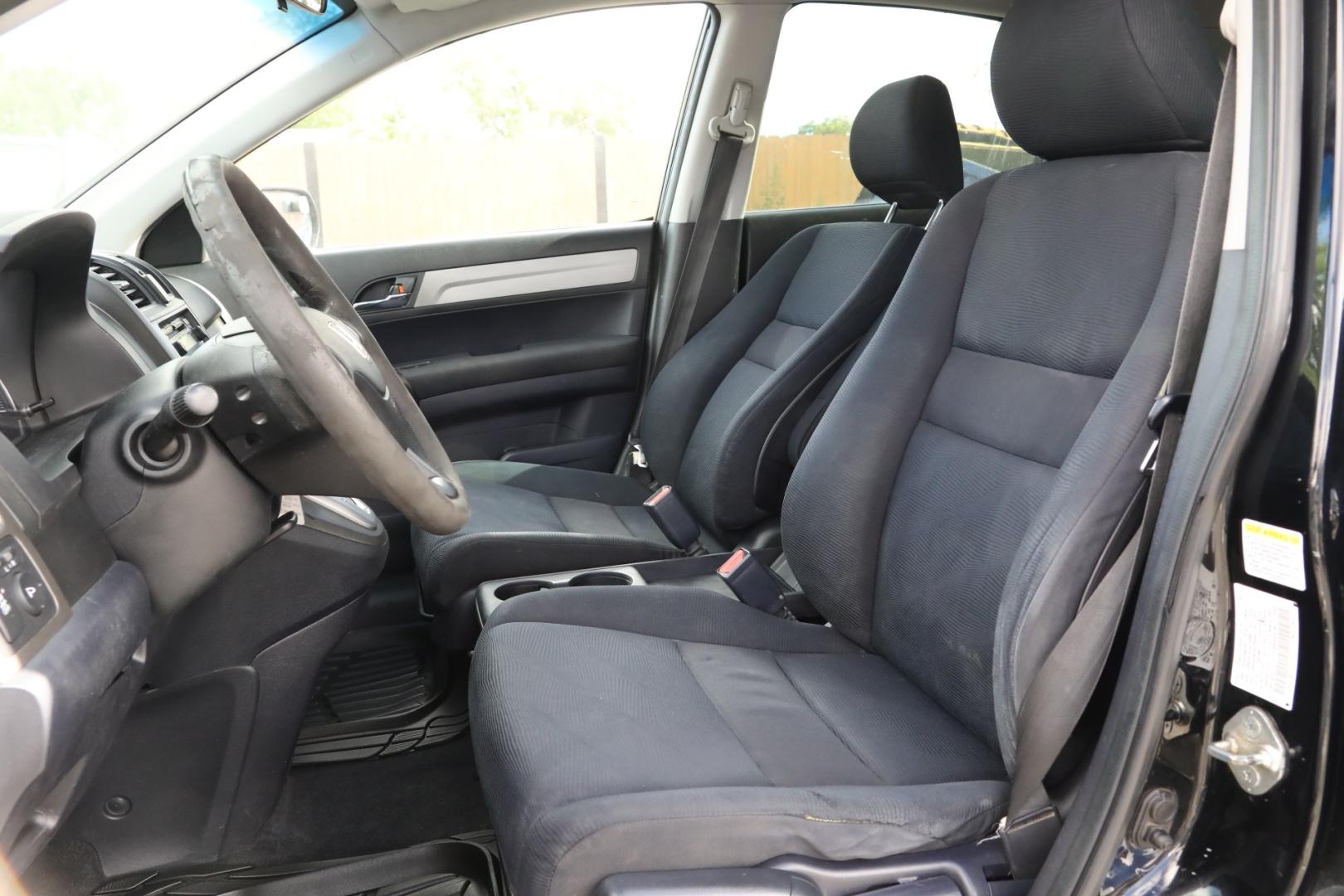 2011 BLACK HONDA CR-V LX 2WD 5-Speed AT (3CZRE3H34BG) with an 2.4L L4 DOHC 16V engine, 5-SPEED AUTOMATIC transmission, located at 420 E. Kingsbury St., Seguin, TX, 78155, (830) 401-0495, 29.581060, -97.961647 - Photo#13