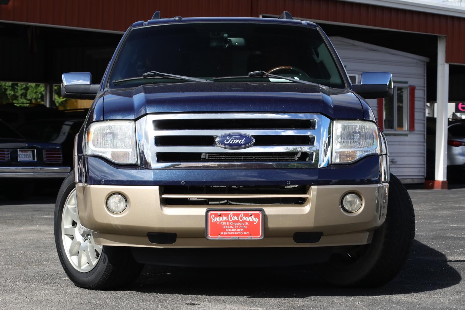 2013 BLUE FORD EXPEDITION King Ranch 2WD (1FMJU1H59DE) with an 5.4L V8 SOHC 16V FFV engine, 6-SPEED AUTOMATIC transmission, located at 420 E. Kingsbury St., Seguin, TX, 78155, (830) 401-0495, 29.581060, -97.961647 - Photo#1