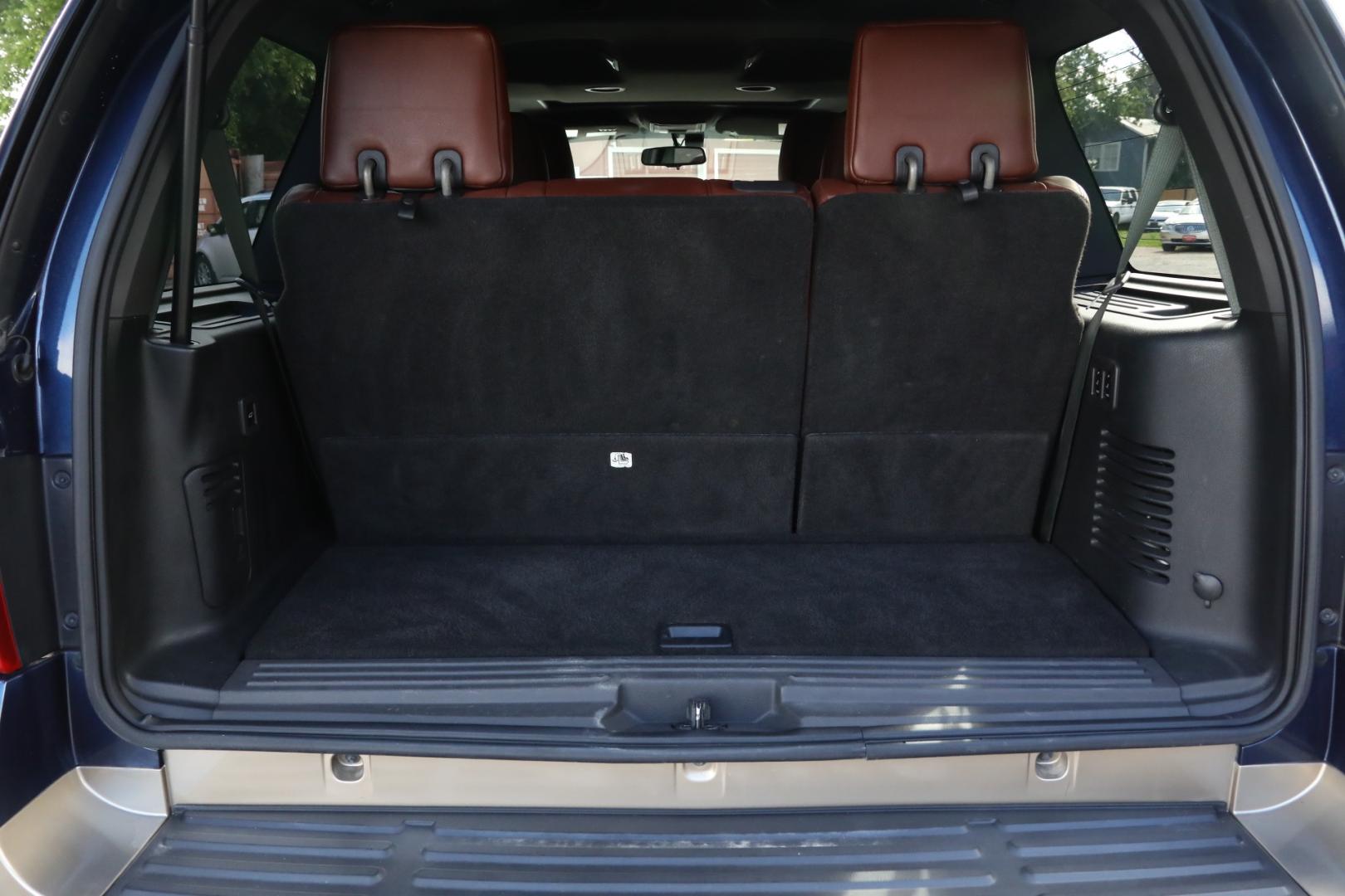 2013 BLUE FORD EXPEDITION King Ranch 2WD (1FMJU1H59DE) with an 5.4L V8 SOHC 16V FFV engine, 6-SPEED AUTOMATIC transmission, located at 420 E. Kingsbury St., Seguin, TX, 78155, (830) 401-0495, 29.581060, -97.961647 - Photo#6
