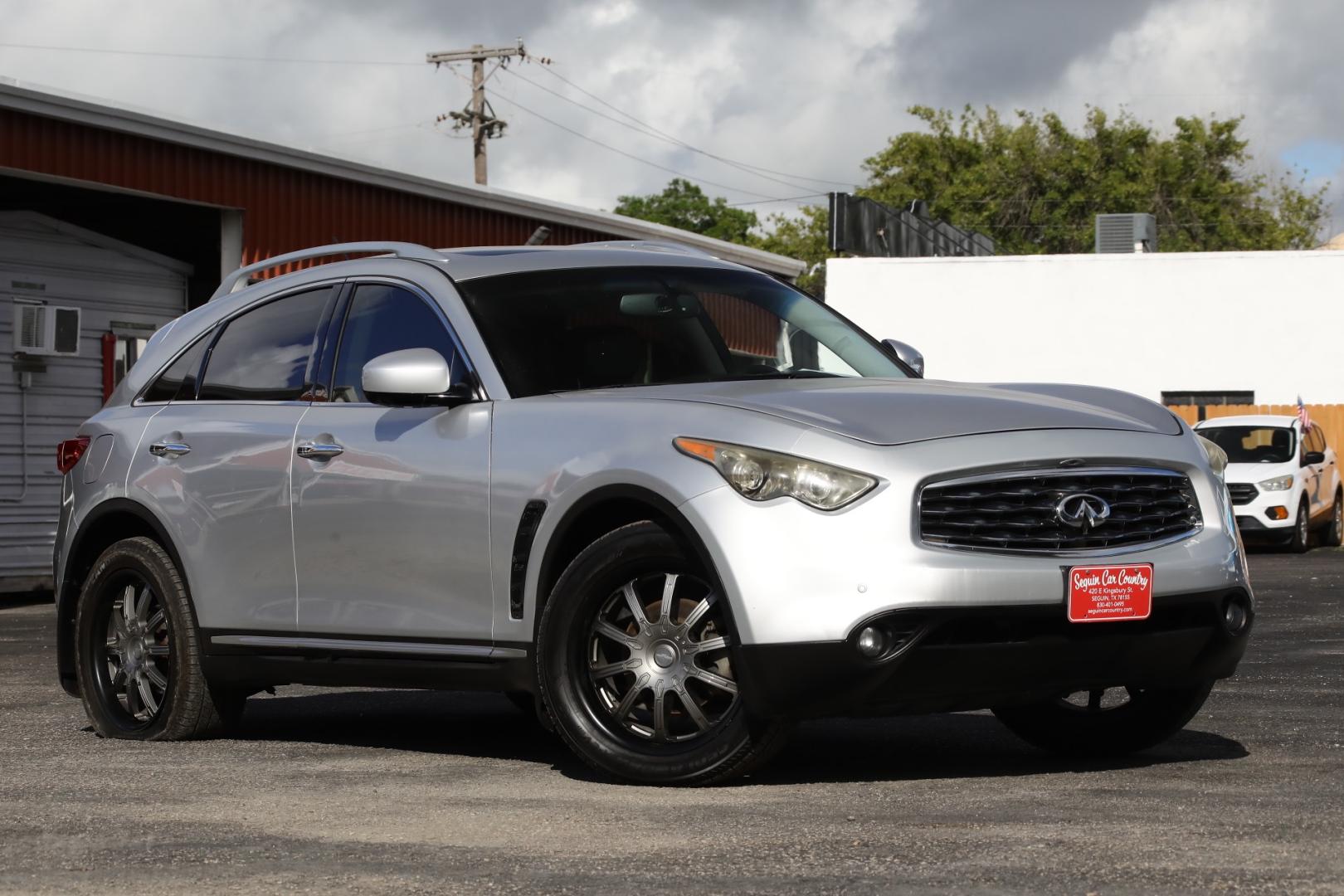 2010 SILVER INFINITI FX FX35 AWD (JN8AS1MW4AM) with an 3.5L V6 DOHC 24V engine, 5-SPEED AUTOMATIC transmission, located at 420 E. Kingsbury St., Seguin, TX, 78155, (830) 401-0495, 29.581060, -97.961647 - Photo#0