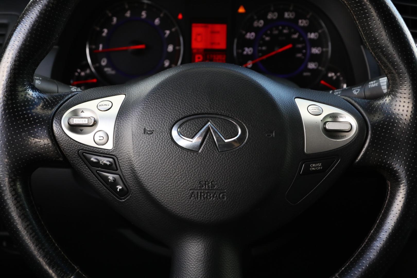 2010 SILVER INFINITI FX FX35 AWD (JN8AS1MW4AM) with an 3.5L V6 DOHC 24V engine, 5-SPEED AUTOMATIC transmission, located at 420 E. Kingsbury St., Seguin, TX, 78155, (830) 401-0495, 29.581060, -97.961647 - Photo#12