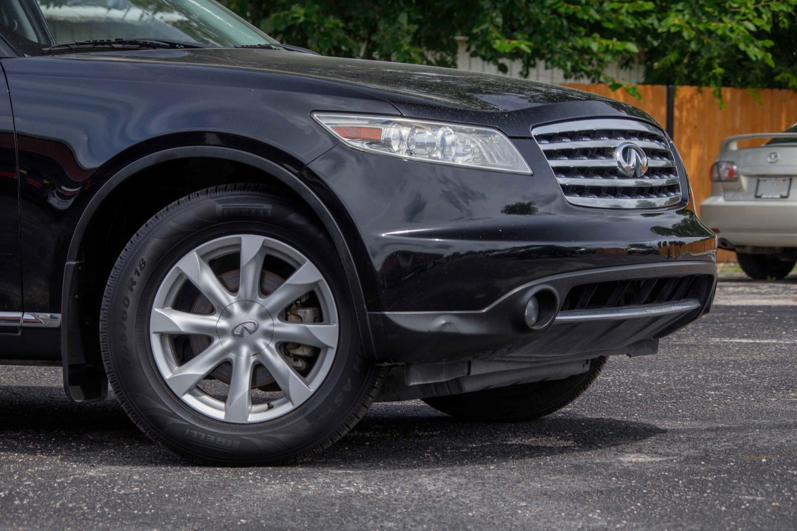 2006 BLACK INFINITI FX FX35 2WD (JNRAS08U46X) with an 3.5L V6 DOHC 24V engine, 5-SPEED AUTOMATIC transmission, located at 420 E. Kingsbury St., Seguin, TX, 78155, (830) 401-0495, 29.581060, -97.961647 - Photo#2