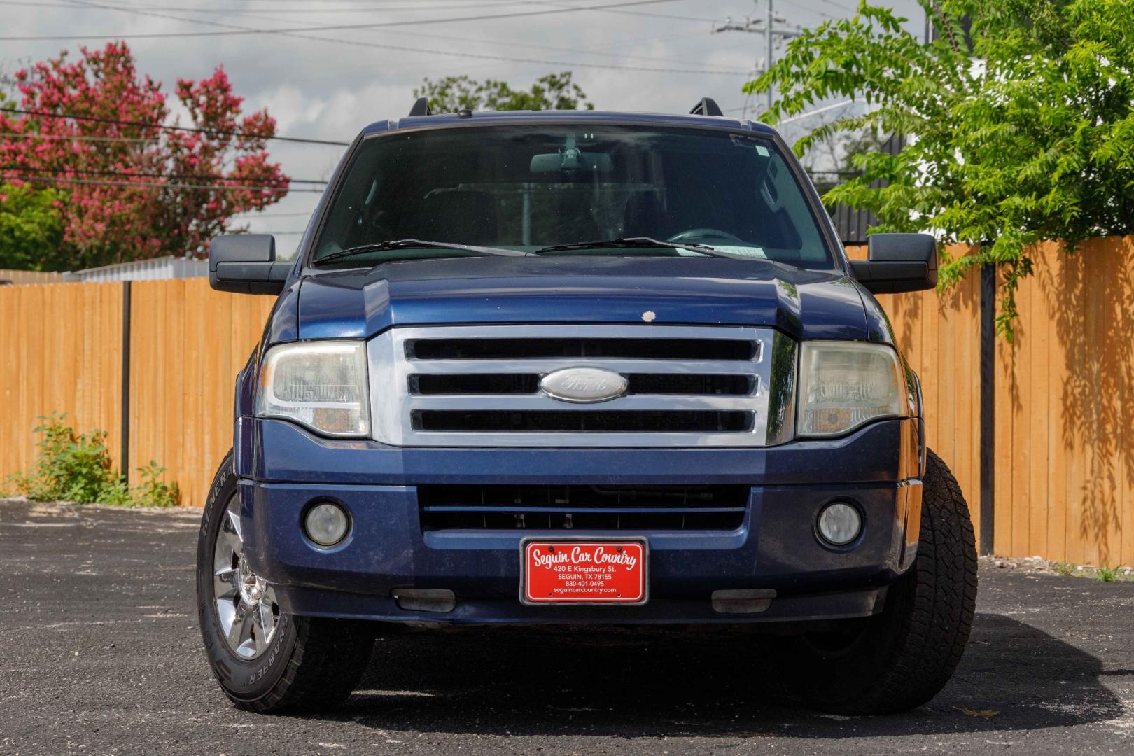 2008 BLUE FORD EXPEDITION XLT 2WD (1FMFU15518L) with an 5.4L V8 SOHC 16V engine, 6-SPEED AUTOMATIC transmission, located at 420 E. Kingsbury St., Seguin, TX, 78155, (830) 401-0495, 29.581060, -97.961647 - Photo#1
