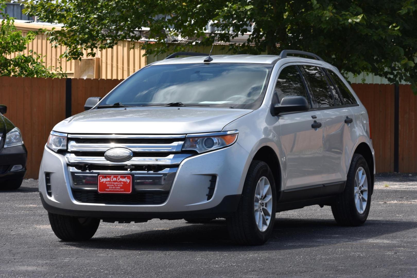 2013 SILVER Ford Edge SE FWD (2FMDK3GC0DB) with an 3.5L V6 DOHC 24V engine, 6-Speed Automatic transmission, located at 420 E. Kingsbury St., Seguin, TX, 78155, (830) 401-0495, 29.581060, -97.961647 - Photo#0