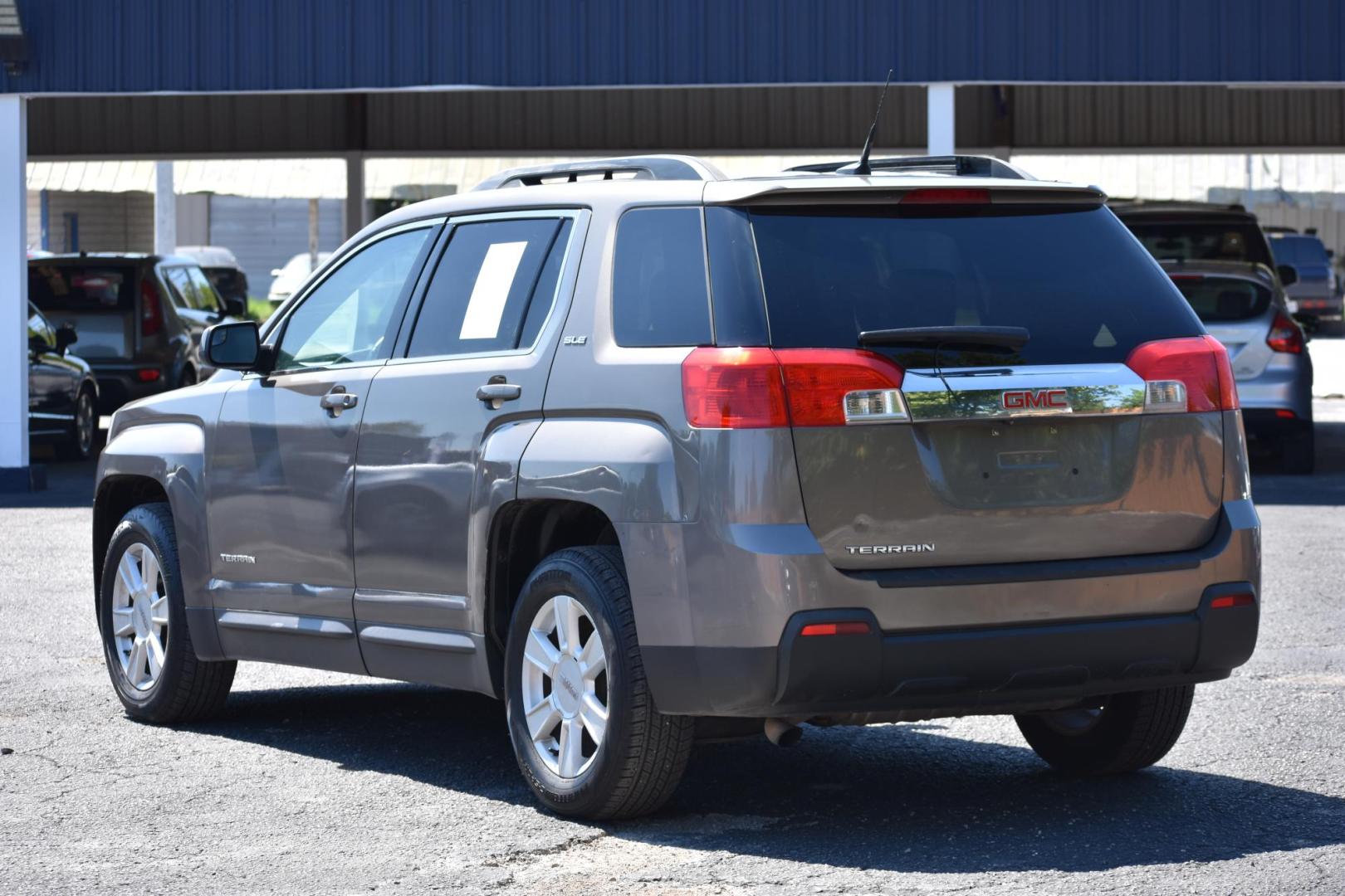 2012 GMC Terrain SLE2 FWD (2GKALSEK9C6) with an 2.4L L4 DOHC 16V engine, 6-Speed Automatic transmission, located at 420 E. Kingsbury St., Seguin, TX, 78155, (830) 401-0495, 29.581060, -97.961647 - Photo#2