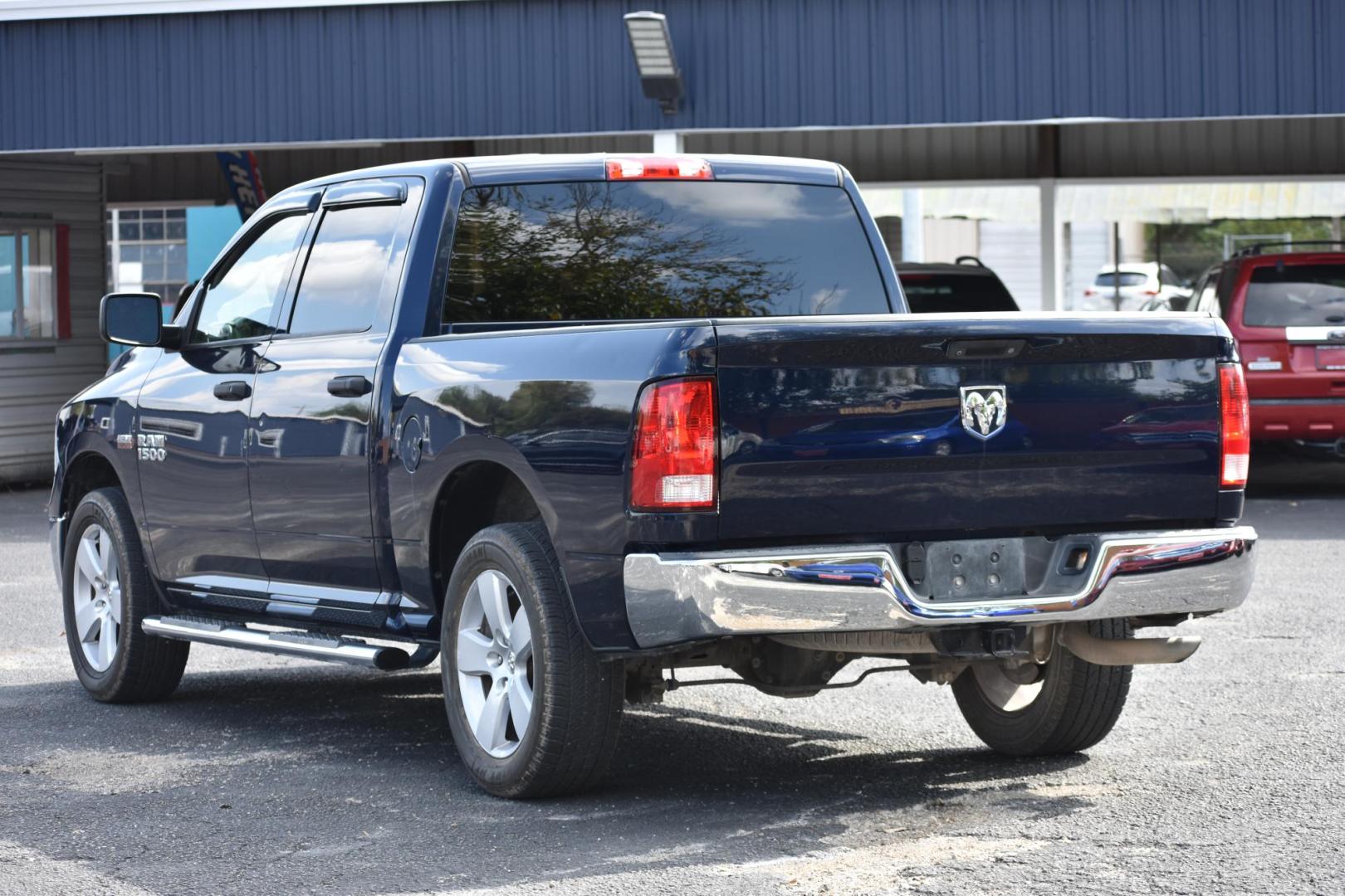 2016 RAM 1500 Tradesman Crew Cab SWB 2WD (3C6RR6KT7GG) with an 5.7L V8 OHV 16V engine, 6A transmission, located at 420 E. Kingsbury St., Seguin, TX, 78155, (830) 401-0495, 29.581060, -97.961647 - Photo#2
