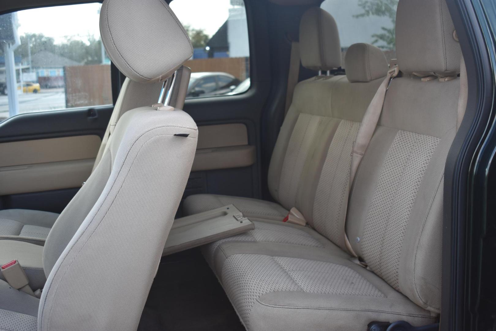 2013 Ford F-150 Lariat SuperCab 6.5-ft. Bed 2WD (1FTFX1CF2DF) with an 5.0L V8 engine, 6-Speed Automatic transmission, located at 420 E. Kingsbury St., Seguin, TX, 78155, (830) 401-0495, 29.581060, -97.961647 - Photo#3