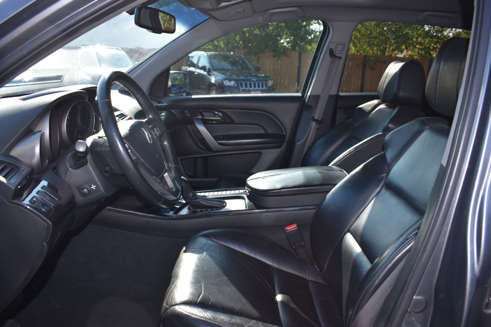 2009 GRAY Acura MDX Tech Package (2HNYD28629H) with an 3.5L V6 SOHC 24V engine, 5-Speed Automatic transmission, located at 420 E. Kingsbury St., Seguin, TX, 78155, (830) 401-0495, 29.581060, -97.961647- Photo#5
