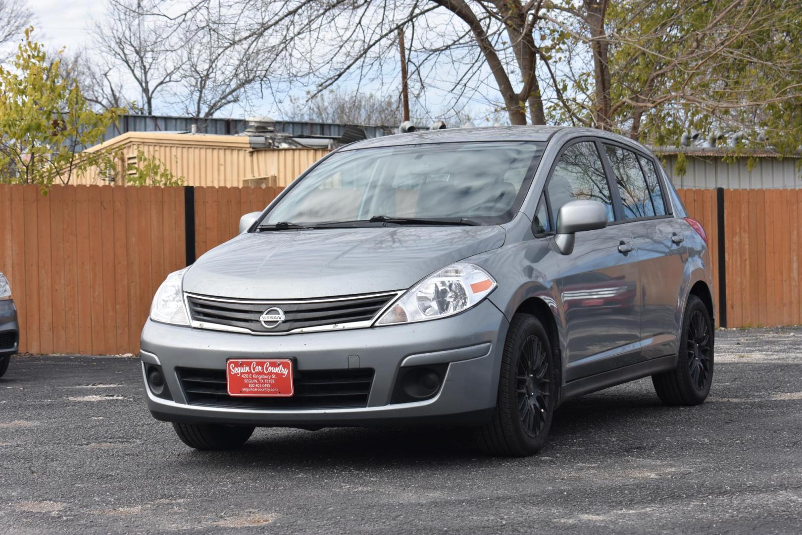 2011 GRAY Nissan Versa 1.8 S Hatchback (3N1BC1CPXBL) with an 1.8L L4 DOHC 16V engine, located at 420 E. Kingsbury St., Seguin, TX, 78155, (830) 401-0495, 29.581060, -97.961647 - Photo#1