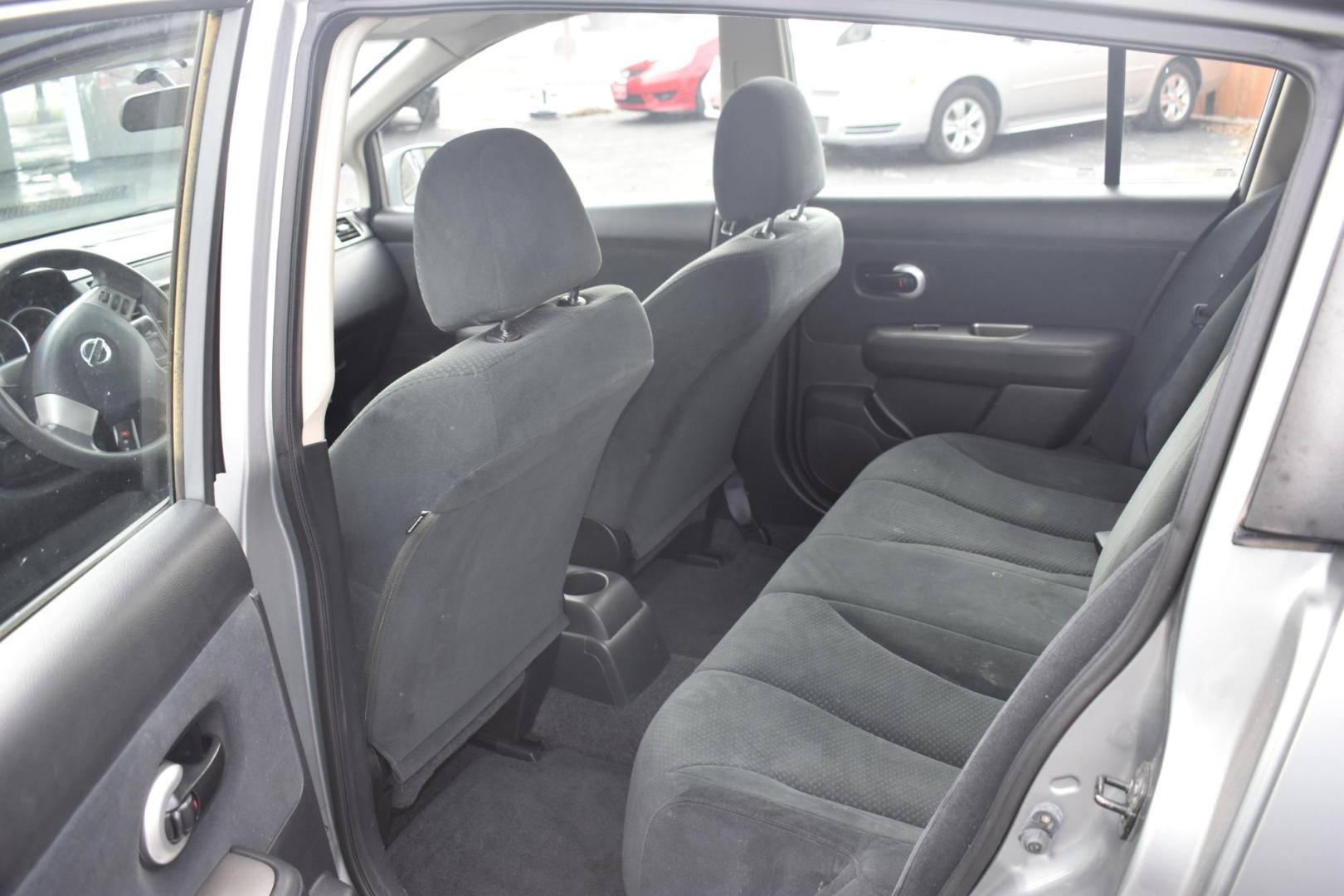 2011 GRAY Nissan Versa 1.8 S Hatchback (3N1BC1CPXBL) with an 1.8L L4 DOHC 16V engine, located at 420 E. Kingsbury St., Seguin, TX, 78155, (830) 401-0495, 29.581060, -97.961647 - Photo#4