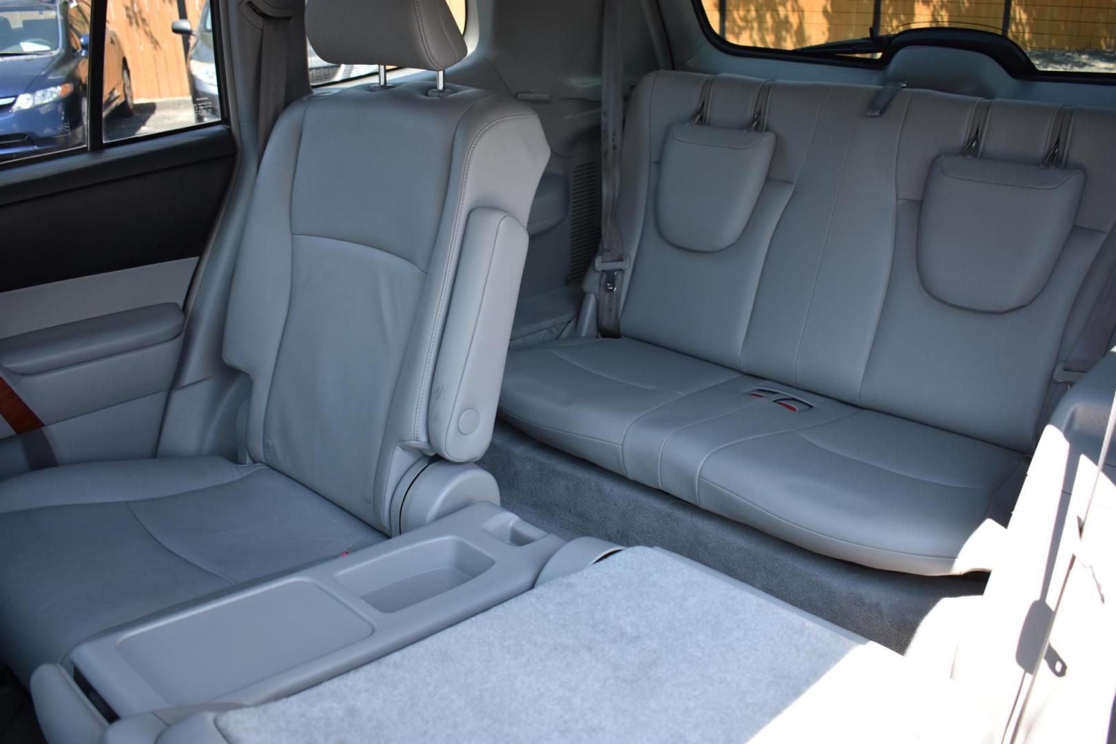 2008 BLUE Toyota Highlander Limited 2WD (JTEES42A682) with an 3.5L V6 DOHC 24V engine, 5-Speed Automatic Overdrive transmission, located at 420 E. Kingsbury St., Seguin, TX, 78155, (830) 401-0495, 29.581060, -97.961647 - Photo#11
