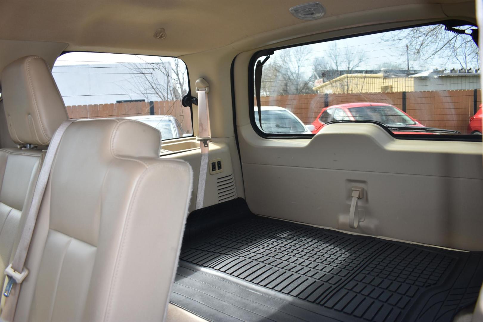 2014 WHITE Ford Expedition King Ranch 2WD (1FMJU1H50EE) with an 5.4L V8 SOHC 16V FFV engine, 6-Speed Automatic transmission, located at 420 E. Kingsbury St., Seguin, TX, 78155, (830) 401-0495, 29.581060, -97.961647 - Photo#5