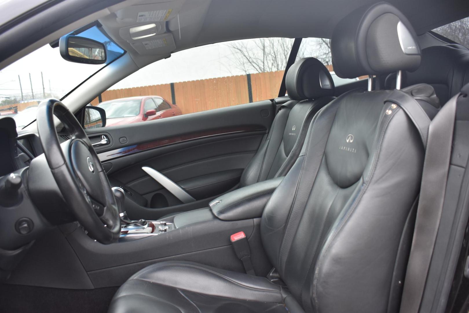 2010 BLACK Infiniti G Convertible Base (JN1CV6FE5AM) with an 3.7L V6 DOHC 24V engine, 5-Speed Automatic transmission, located at 420 E. Kingsbury St., Seguin, TX, 78155, (830) 401-0495, 29.581060, -97.961647 - Photo#5