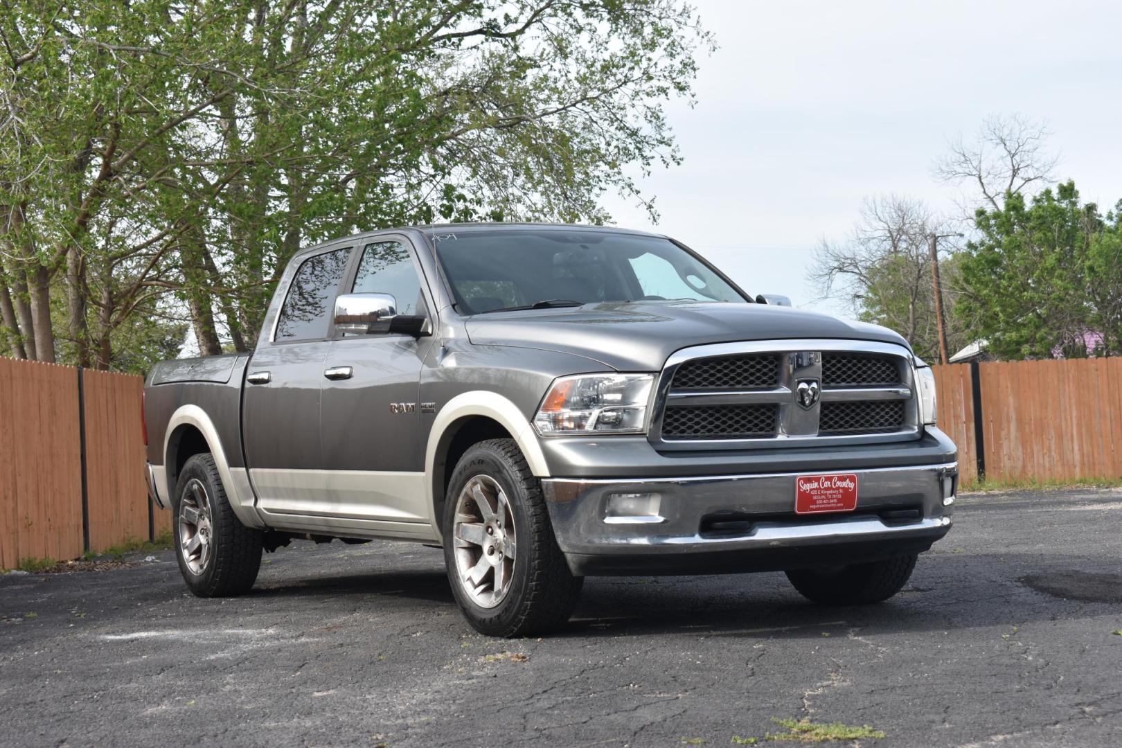 2010 GRAY Dodge Ram 1500 Laramie Crew Cab 4WD (1D7RV1CT1AS) with an 5.7L V8 OHV 16V engine, 5-Speed Automatic transmission, located at 420 E. Kingsbury St., Seguin, TX, 78155, (830) 401-0495, 29.581060, -97.961647 - Photo#5