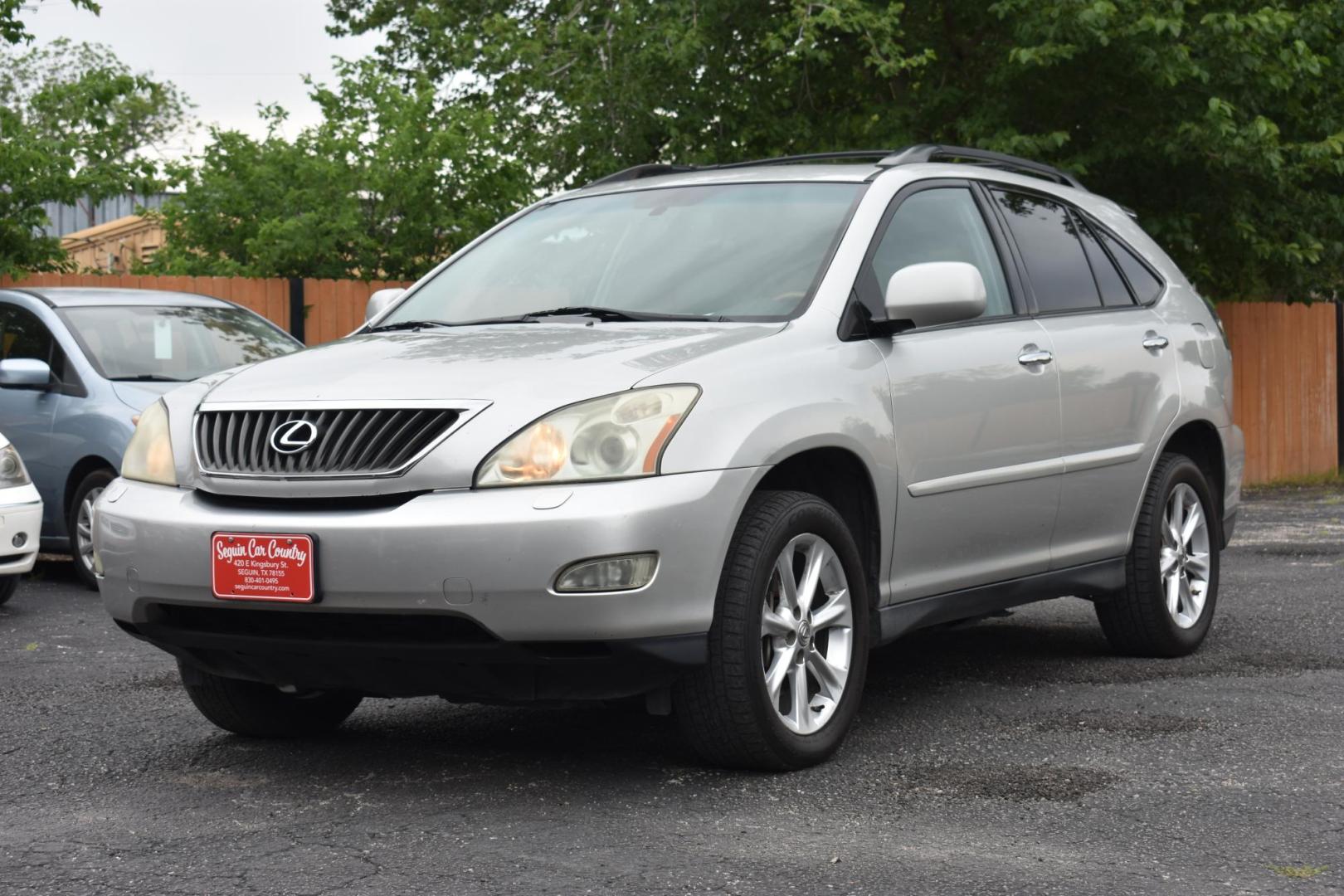 2008 SILVER Lexus RX 350 FWD (2T2GK31U28C) with an 3.5L V6 DOHC 24V engine, 5-Speed Automatic Overdrive transmission, located at 420 E. Kingsbury St., Seguin, TX, 78155, (830) 401-0495, 29.581060, -97.961647 - Photo#0