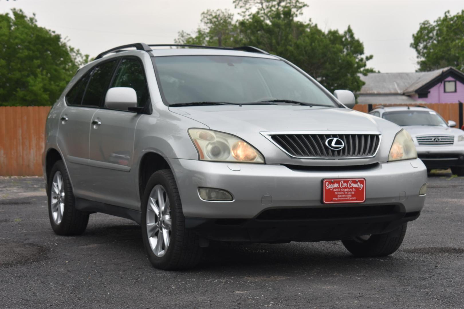 2008 SILVER Lexus RX 350 FWD (2T2GK31U28C) with an 3.5L V6 DOHC 24V engine, 5-Speed Automatic Overdrive transmission, located at 420 E. Kingsbury St., Seguin, TX, 78155, (830) 401-0495, 29.581060, -97.961647 - Photo#1