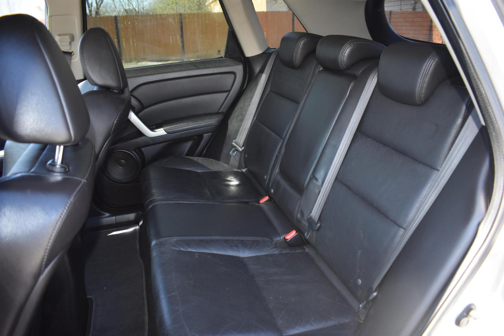 2011 GRAY Acura RDX 5-Spd AT (5J8TB2H2XBA) with an 2.3L L4 DOHC 16V engine, 5-Speed Automatic transmission, located at 420 E. Kingsbury St., Seguin, TX, 78155, (830) 401-0495, 29.581060, -97.961647 - Photo#5