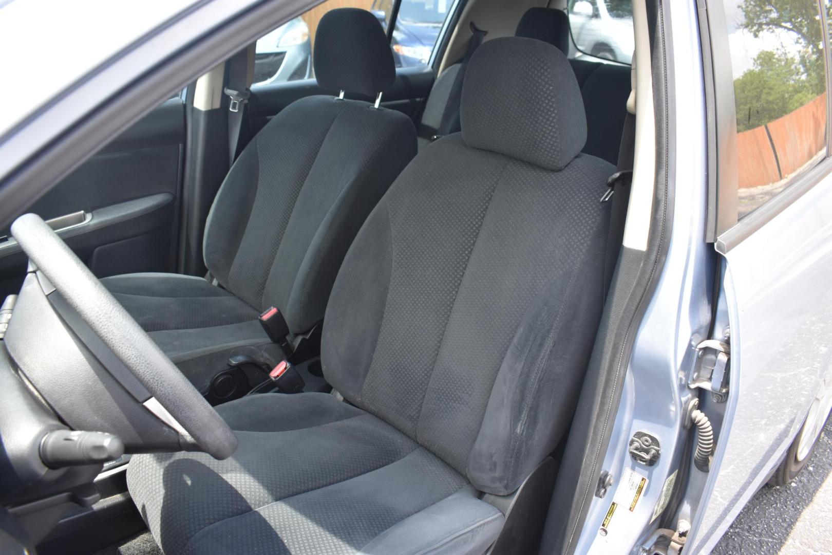 2012 BLUE Nissan Versa 1.8 SL Hatchback (3N1BC1CP0CL) with an 1.8L L4 DOHC 16V engine, Continuously Variable Transmission transmission, located at 420 E. Kingsbury St., Seguin, TX, 78155, (830) 401-0495, 29.581060, -97.961647 - Photo#3
