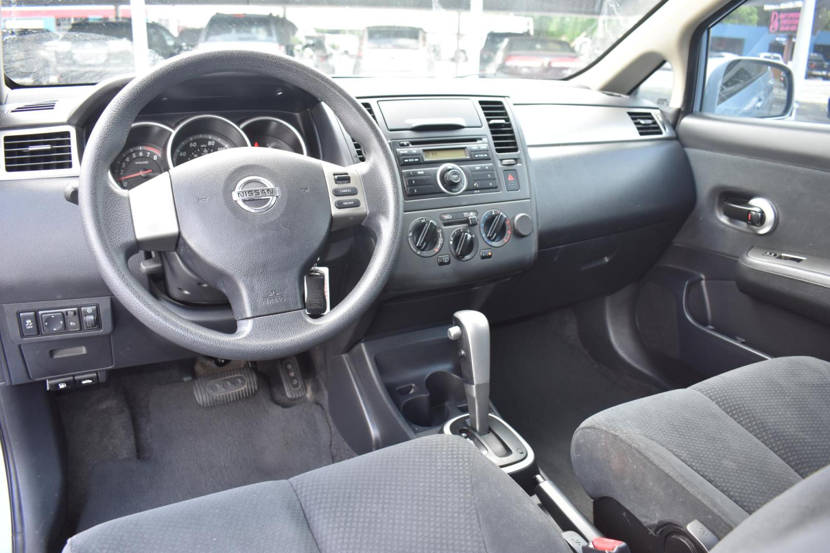 2012 BLUE Nissan Versa 1.8 SL Hatchback (3N1BC1CP0CL) with an 1.8L L4 DOHC 16V engine, Continuously Variable Transmission transmission, located at 420 E. Kingsbury St., Seguin, TX, 78155, (830) 401-0495, 29.581060, -97.961647 - Photo#5