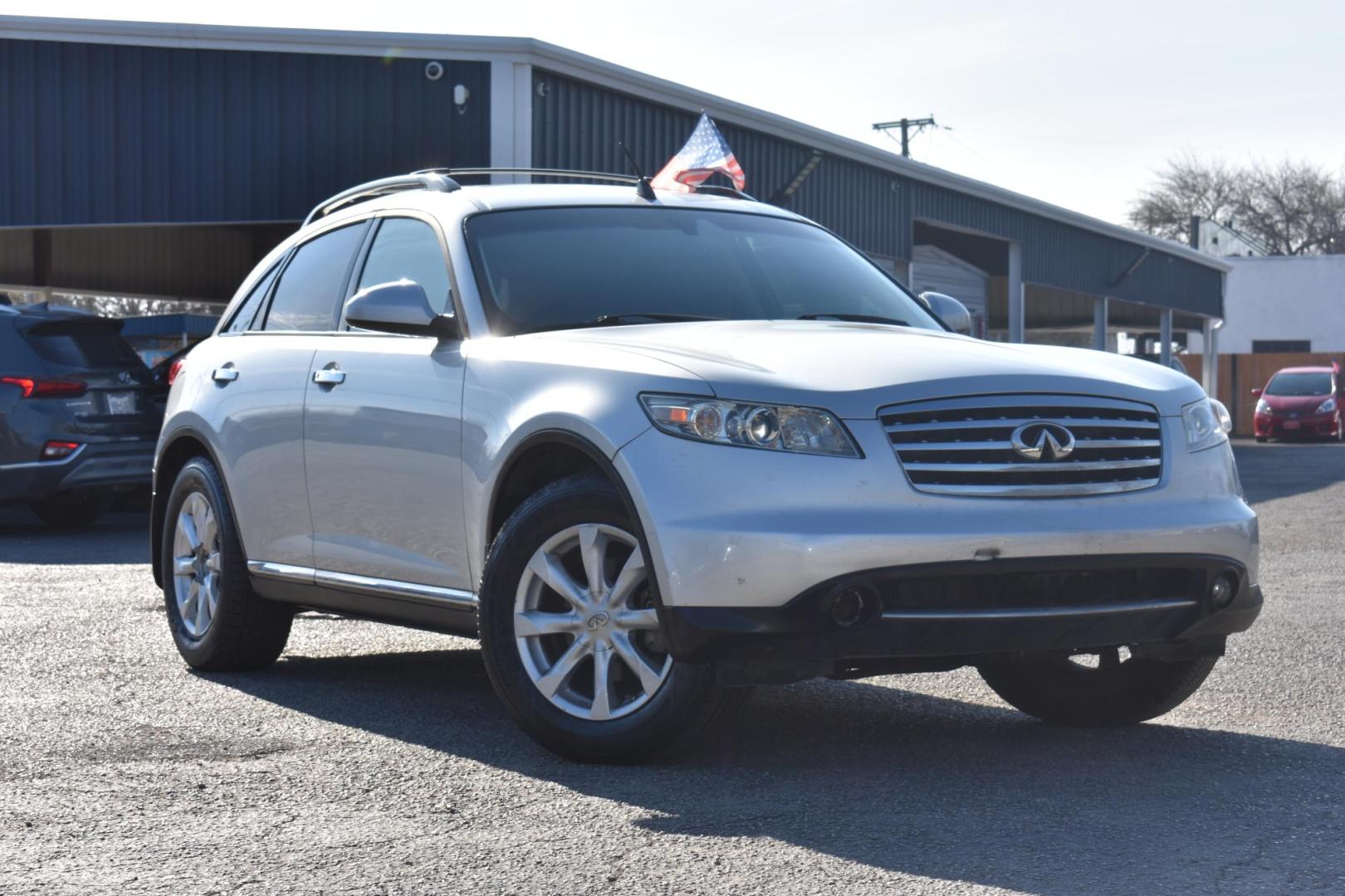 2006 SILVER Infiniti FX FX35 2WD (JNRAS08U76X) with an 3.5L V6 DOHC 24V engine, 5-Speed Automatic Overdrive transmission, located at 420 E. Kingsbury St., Seguin, TX, 78155, (830) 401-0495, 29.581060, -97.961647 - Photo#1