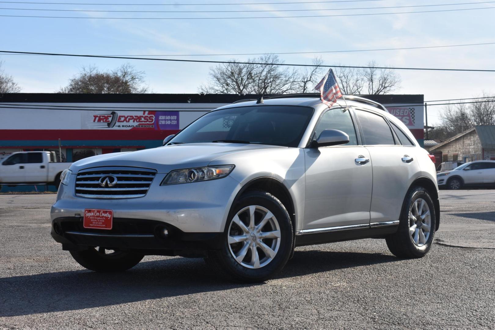 2006 SILVER Infiniti FX FX35 2WD (JNRAS08U76X) with an 3.5L V6 DOHC 24V engine, 5-Speed Automatic Overdrive transmission, located at 420 E. Kingsbury St., Seguin, TX, 78155, (830) 401-0495, 29.581060, -97.961647 - Photo#3