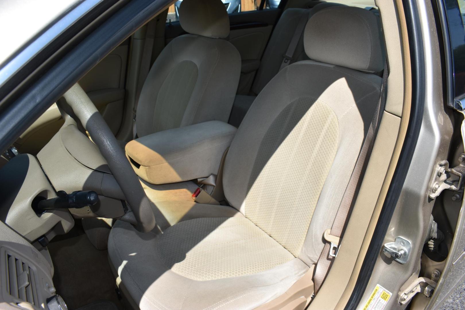 2006 TAN Buick Lucerne CX (1G4HP57236U) with an 3.8L V6 OHV 12V engine, 4-Speed Automatic Overdrive transmission, located at 420 E. Kingsbury St., Seguin, TX, 78155, (830) 401-0495, 29.581060, -97.961647 - Photo#4