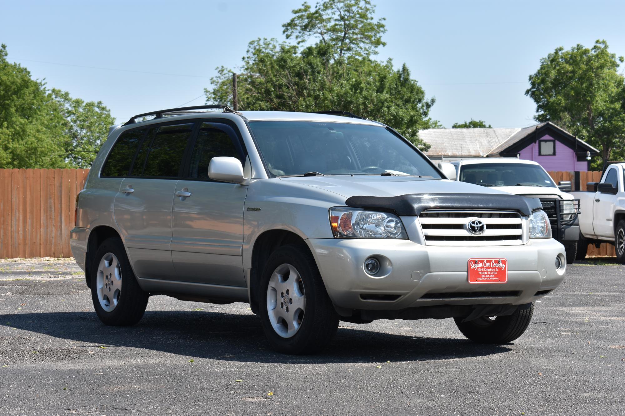 photo of 2004 Toyota Highlander V6 2WD with 3rd-Row Seat