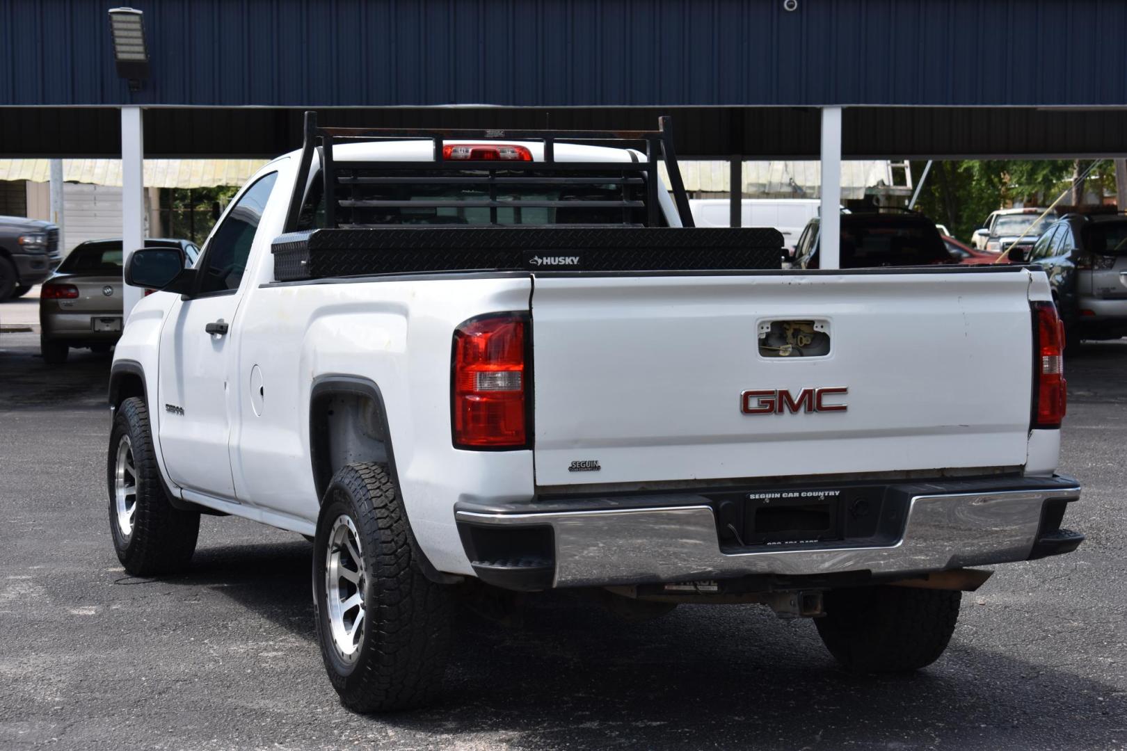 2016 WHITE GMC Sierra 1500 Base Long Box 2WD (1GTN1LEC4GZ) with an 5.3L V8 OHV 16V engine, 6A transmission, located at 420 E. Kingsbury St., Seguin, TX, 78155, (830) 401-0495, 29.581060, -97.961647 - Photo#3