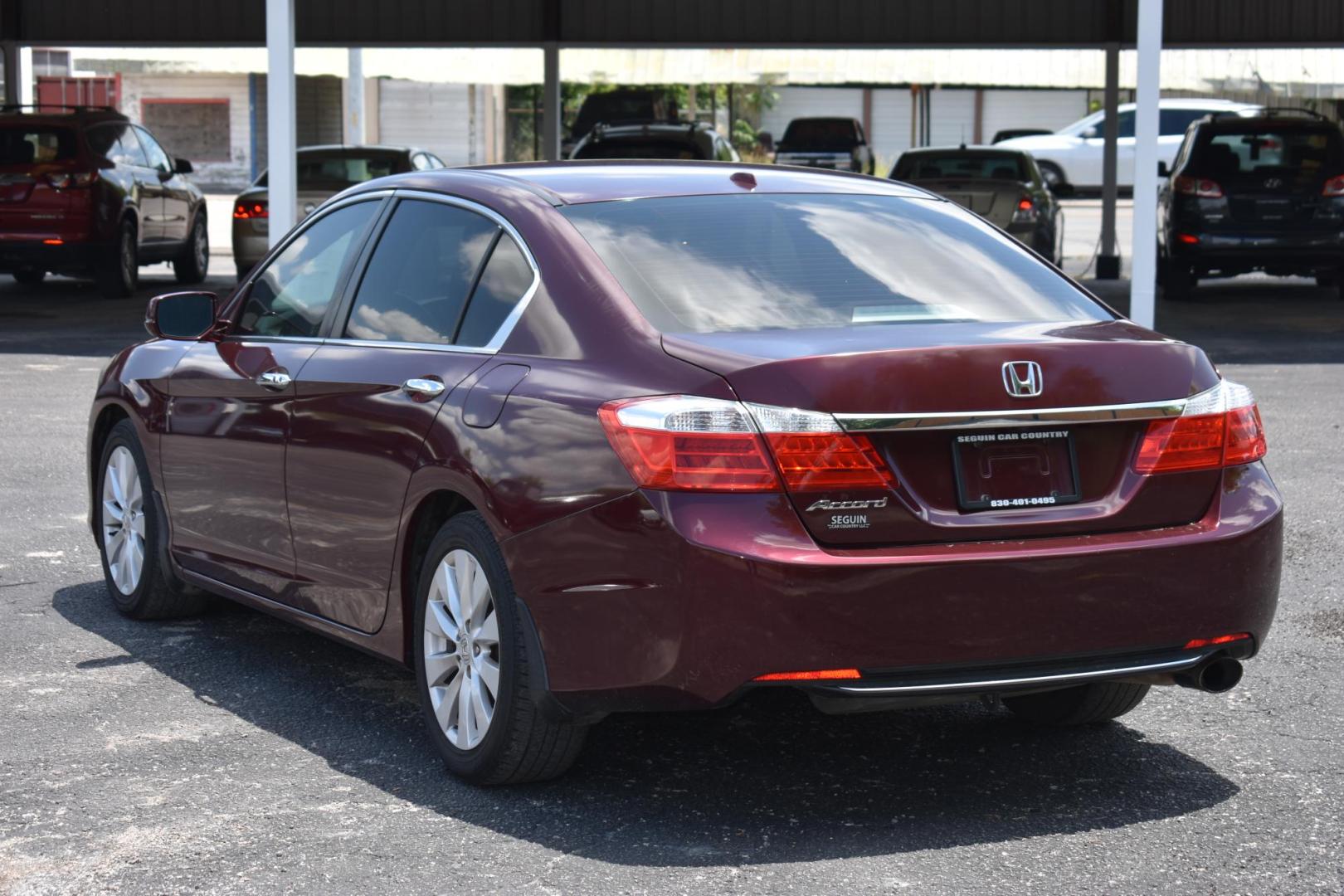 2013 MAROON Honda Accord EX-L Sedan CVT (1HGCR2F87DA) with an 2.4L L4 DOHC 16V engine, Continuously Variable Transmission transmission, located at 420 E. Kingsbury St., Seguin, TX, 78155, (830) 401-0495, 29.581060, -97.961647 - Photo#3