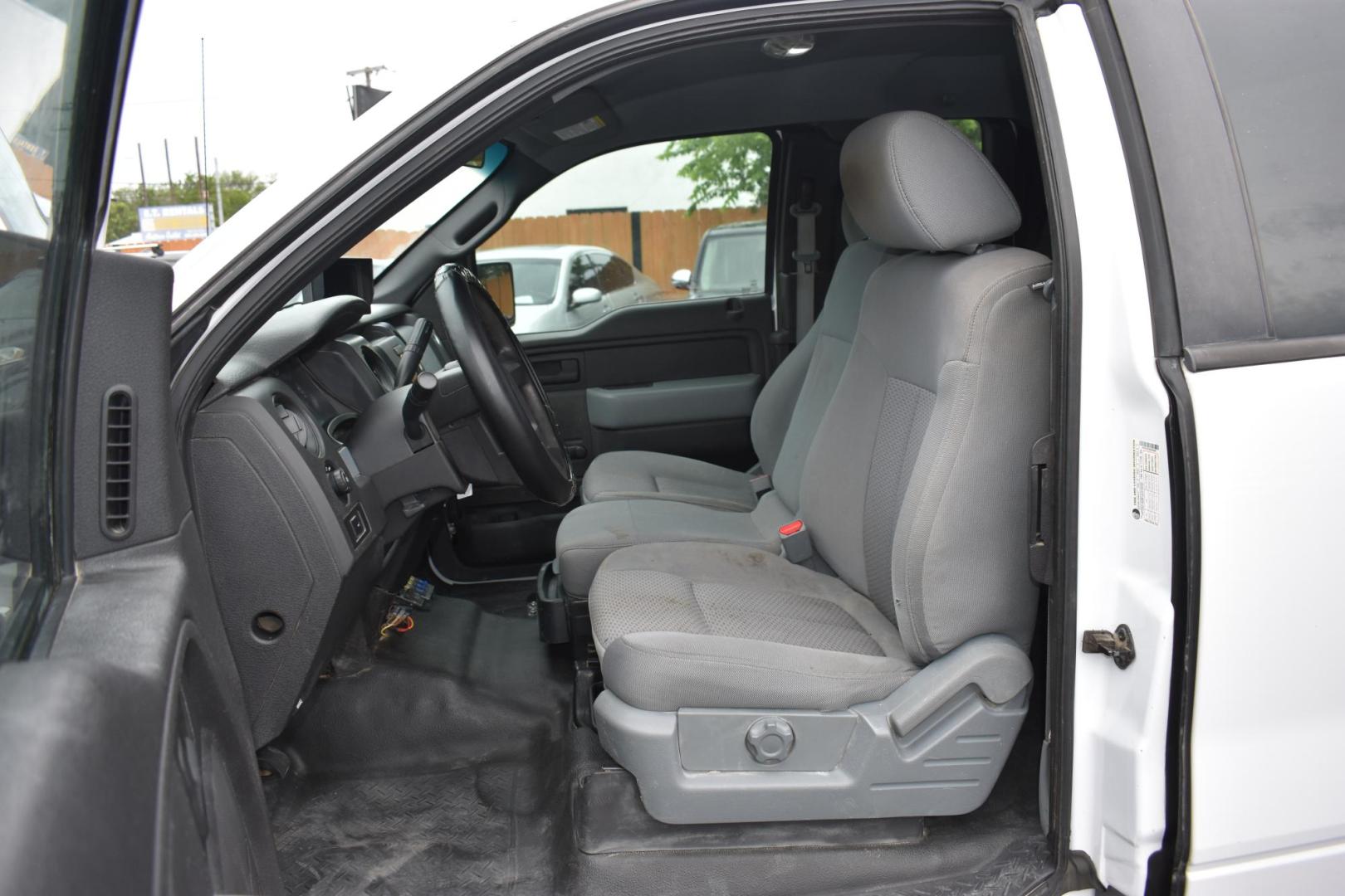 2014 WHITE Ford F-150 FX4 SuperCab 6.5-ft. Bed 4WD (1FTFX1EF7EK) with an 5.0L V8 engine, 6-Speed Automatic transmission, located at 420 E. Kingsbury St., Seguin, TX, 78155, (830) 401-0495, 29.581060, -97.961647 - Photo#4